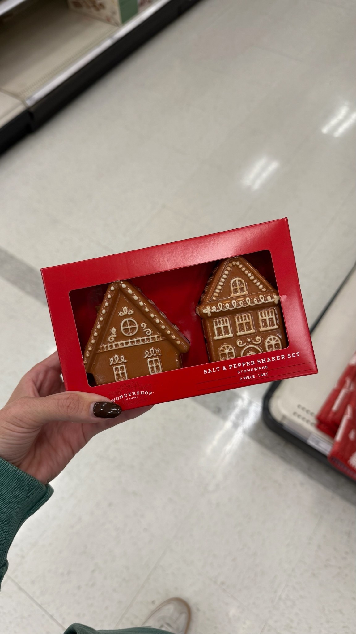 The cutest gingerbread salt & pepper shaker set for Christmas!

Target home, target Christmas, gingerbread decor, Christmas decor

#LTKSeasonal #LTKHoliday #LTKHome