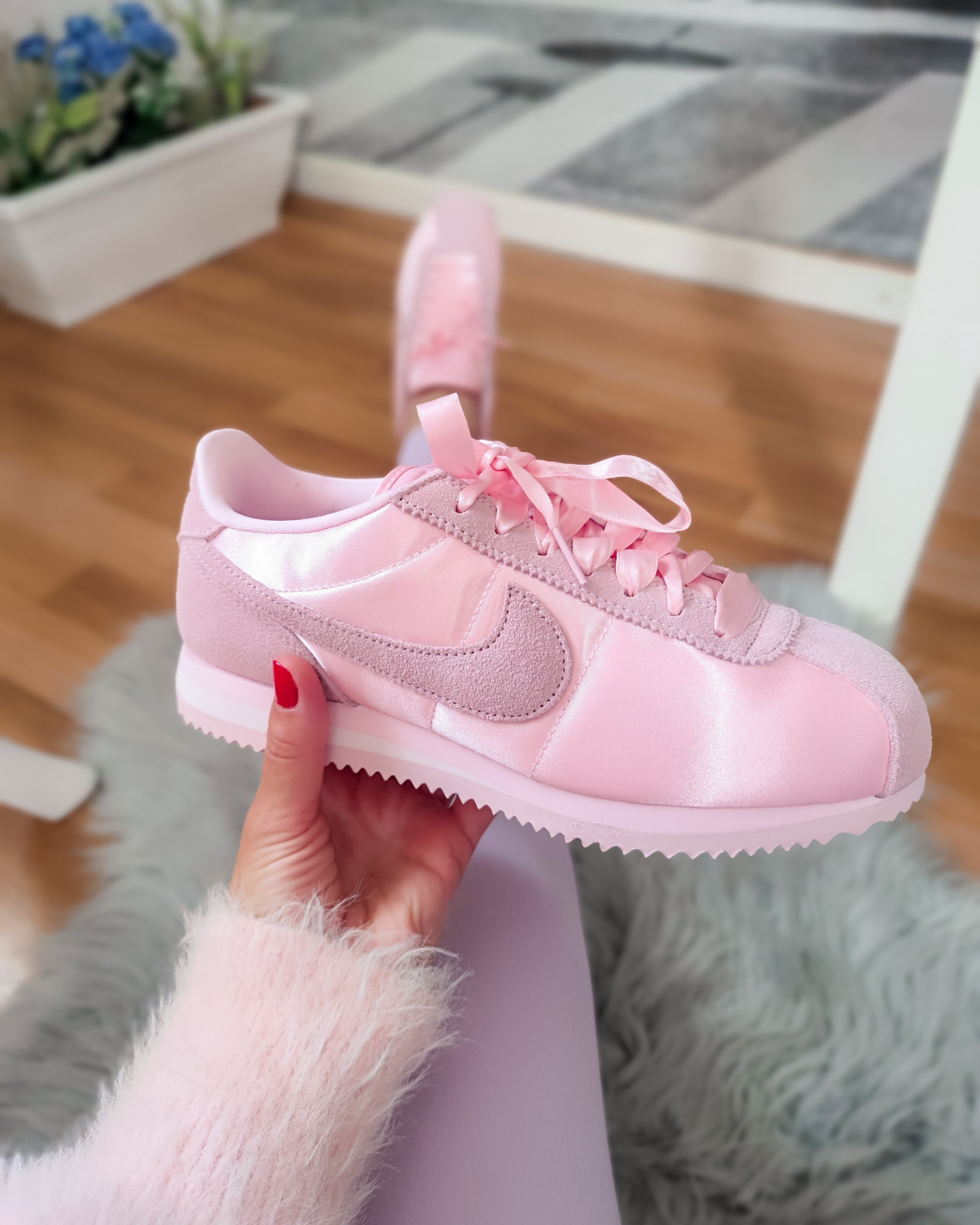 Pink Nike Cortez Pink sneakersPink shoesSneakersSport styleSport shoesNike

#LTKShoeCrush