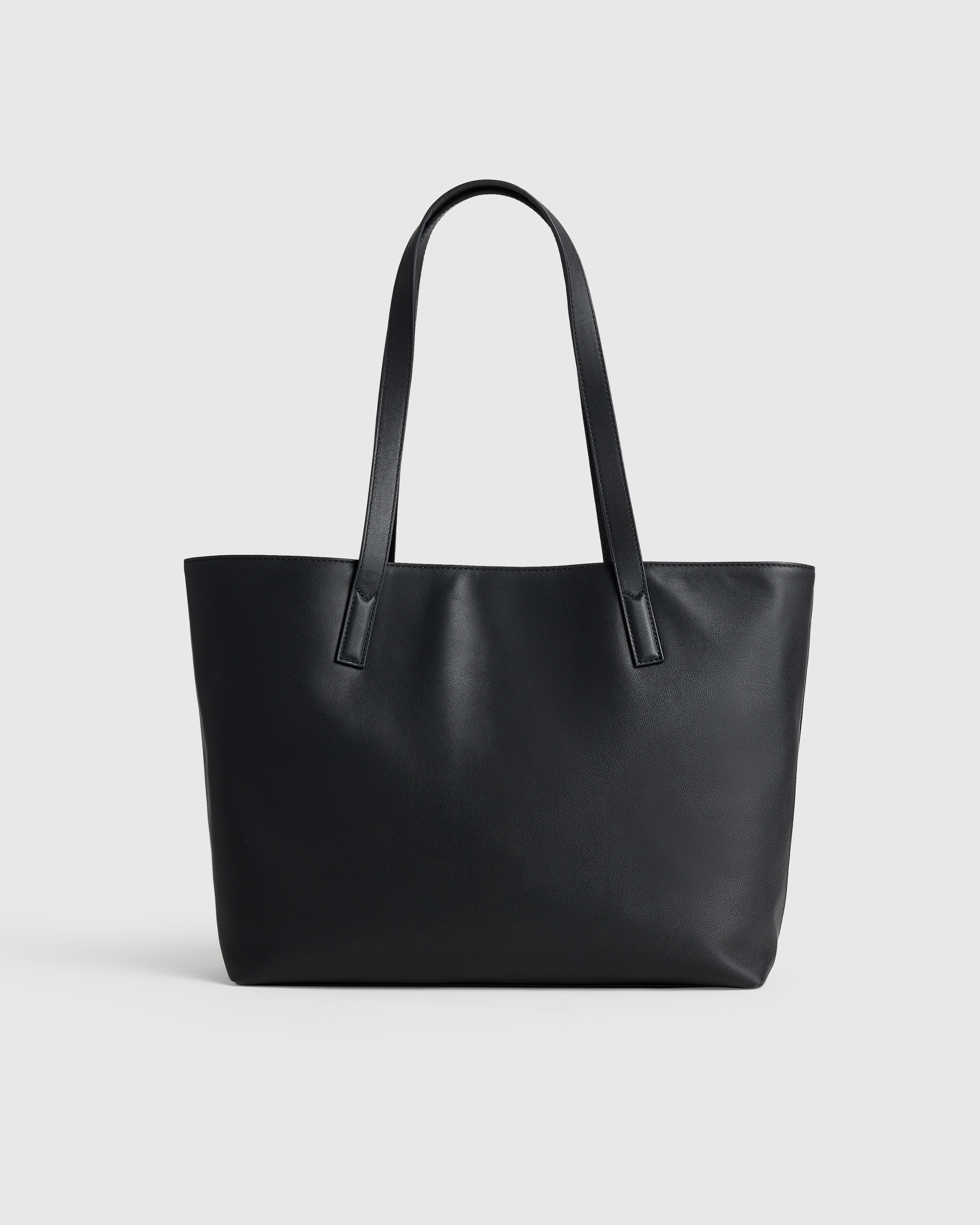 Quince | Women's Classic Italian Leather Tote Bag in Black | Quince