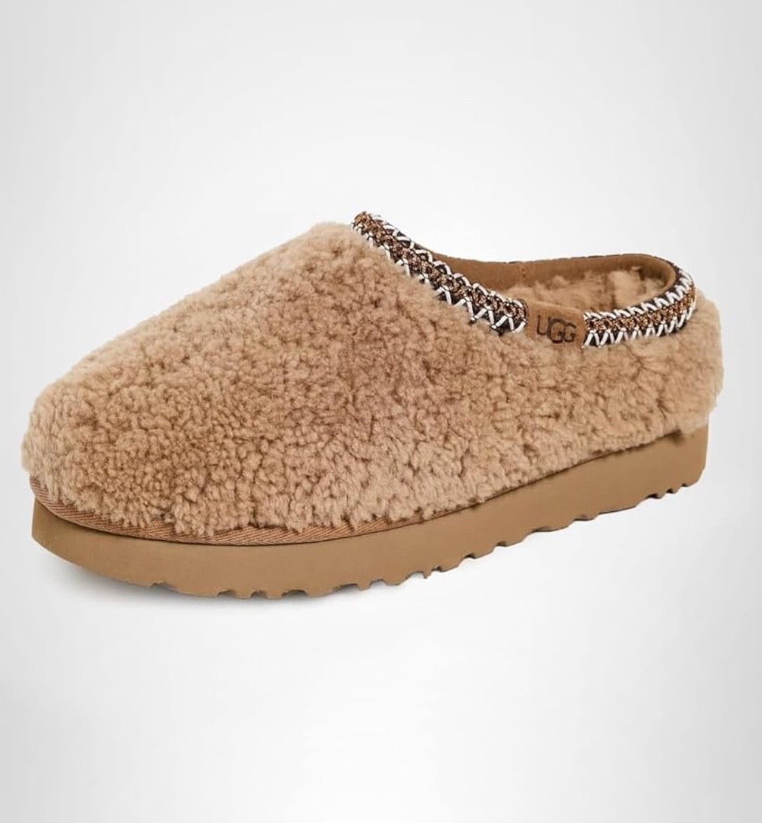 Fuzzy Uggs

#LTKGiftGuide