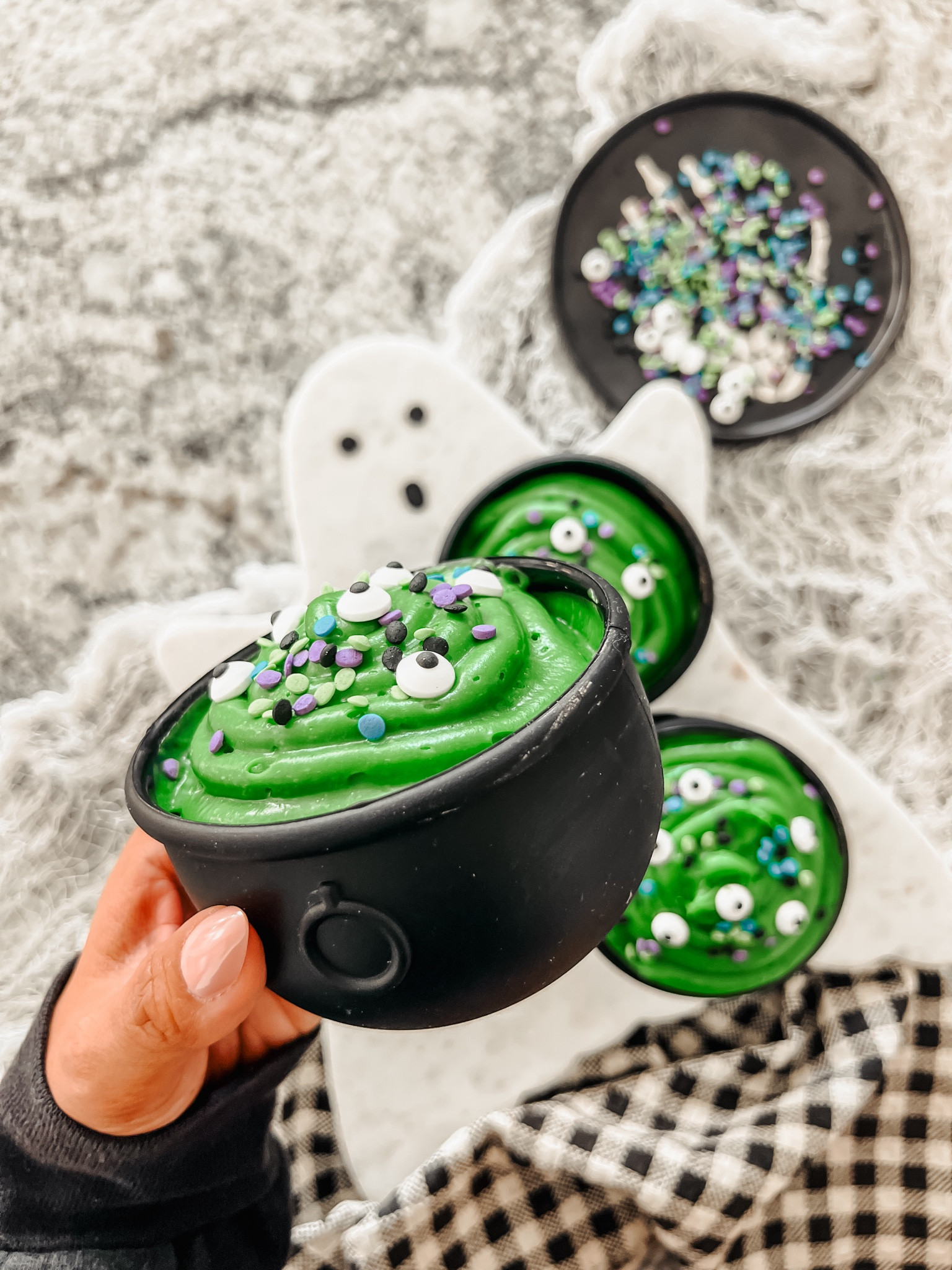 Silicone cauldron baking cups are perfect for your Halloween desserts! 💚🖤👻

#LTKHalloween #LTKSeasonal