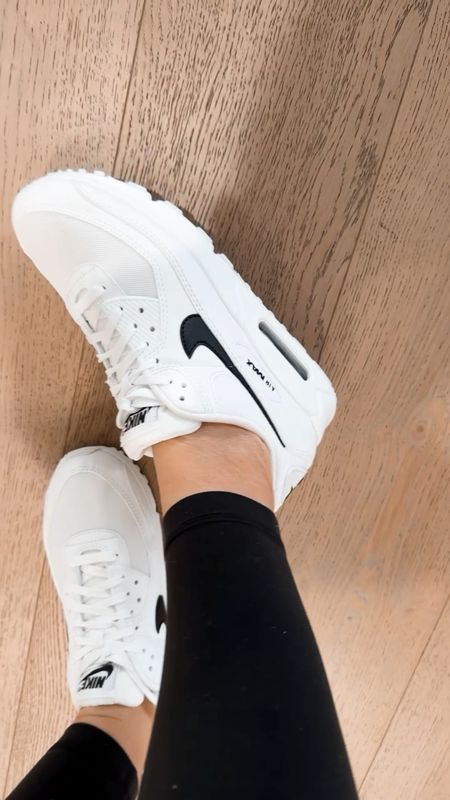 Sneakers
Athletic wear
Sized up 1/2 size


#LTKstyletip