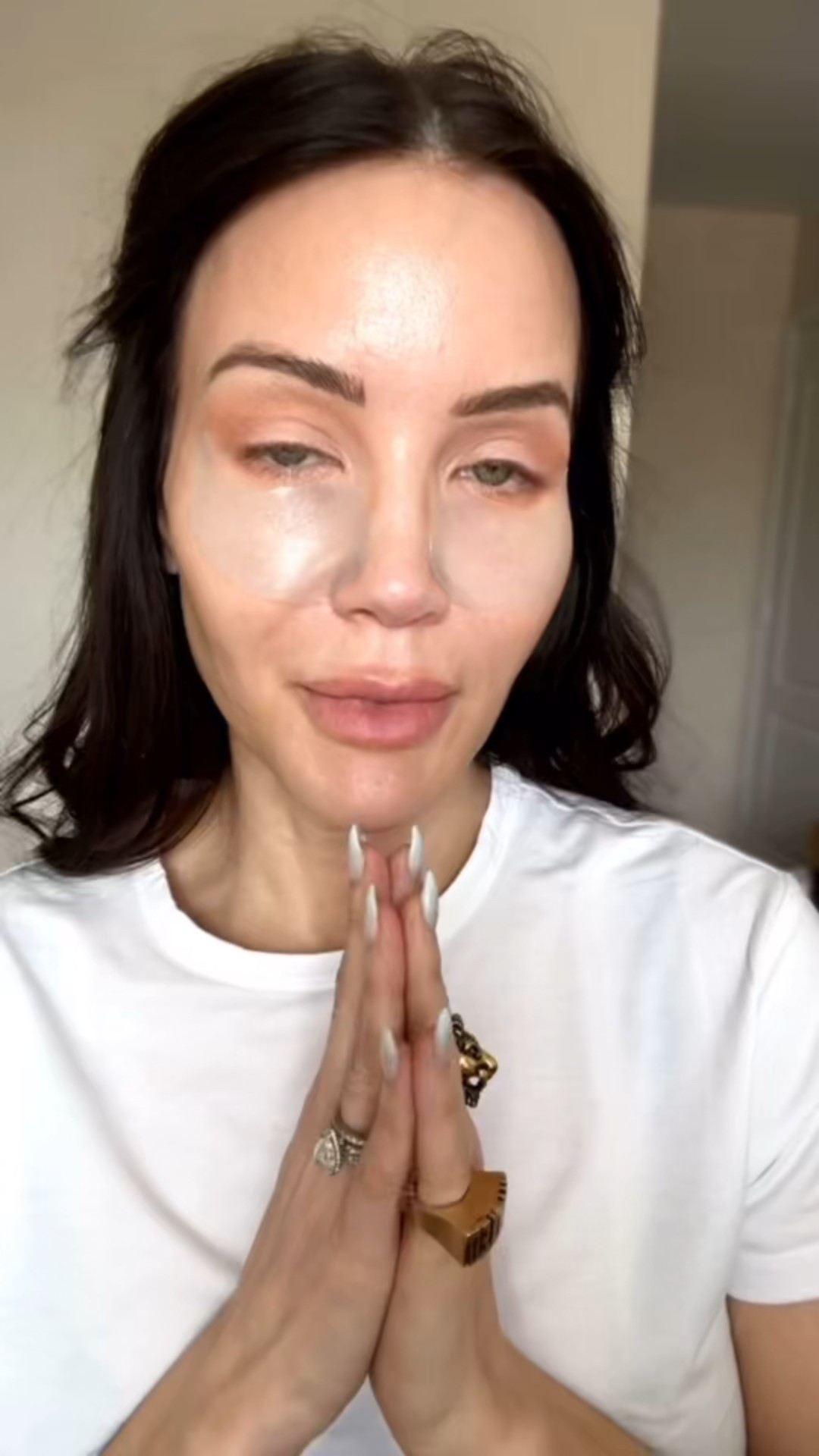 Playing with some new faves and some new-to-me goodies. 
Eye Liner in Bordeaux
Eye brightener
Lip liner in skinny dip
Fenty lip glaze in Blazd donut
Powder in creek
Loose powder in fair pink

#LTKootd #LTKgrwm #LTKBeauty