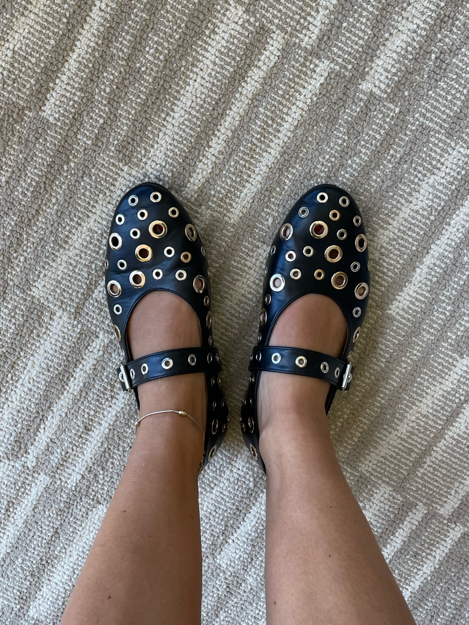 Mary Jane’s for Fall

#LTKFindsUnder50 #LTKShoeCrush #LTKSeasonal