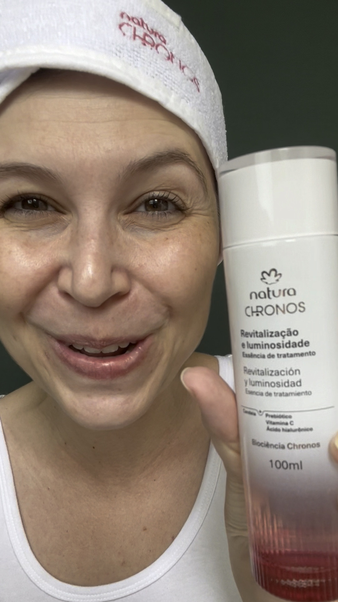 ✨E se você pudesse potencializar os resultados do seu skincare? Já pensou? Então já presta atenção nessa dica!

A Natura Chronos é a primeira marca brasileira a lançar a Essência de Tratamento para o rosto! E um dos benefícios dessa Essência (e o que mais me chamou a atenção), é que ela ativa a vitalidade celular e potencializa em até 50% os resultados dos séruns! 

Além disso, ela também reduz a aparência de pele cansada e tem uma fragrância muito gostosa. É leve como água e tem a potência de um tratamento, graças a sua fórmula enriquecida com ingredientes pra cuidar da pele. 

Eu amei esse lançamento, e é claro que já inclui na minha rotina de skincare!

#NaturaChronos #Chronos #essênciadetratamento #essenciadetratamentonatura #essênciadetratamentochronos #renatacarbonero 

#LTKbeleza #LTKbrasil