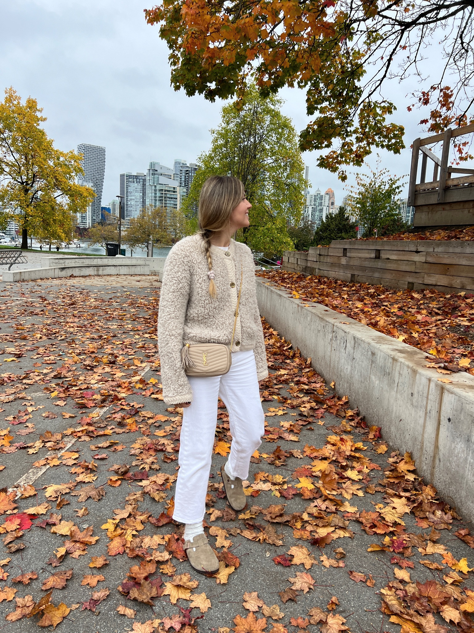 Fall vibes 🍁🍂🐻

#LTKSeasonal #LTKstyletip