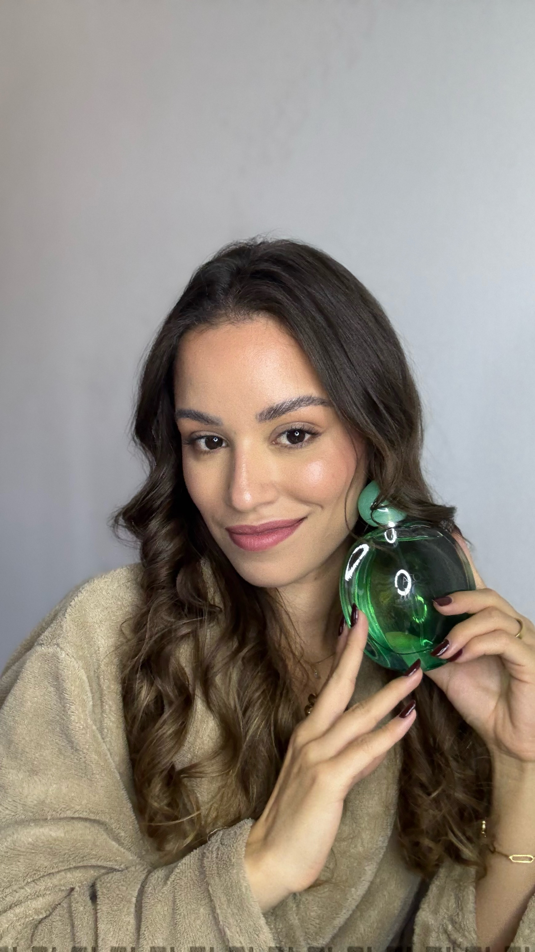 Frescor que dura o dia todo com uma energia de verão à beira-mar. ☀️🐚🏖️🧖🏻‍♀️

Acqua di Gioia Intense é leve, sofisticado e perfeito pra quem ama se sentir livre e elegante, uso facilmente de dia e à noite.

#ReviewSincero #AcquaDiGioia