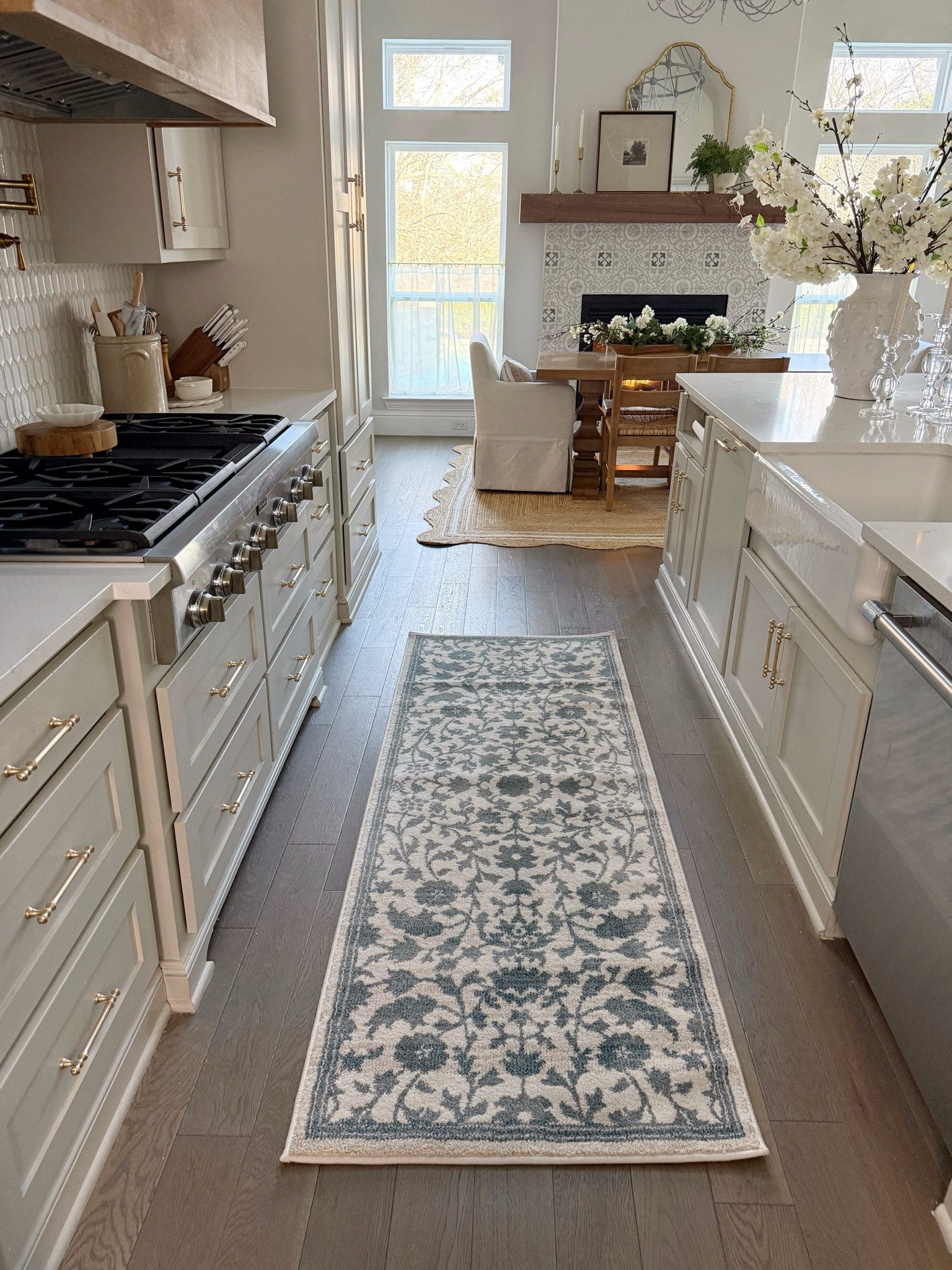 New runners are now live! 

#LTKSeasonal #LTKWatchNow #LTKHome