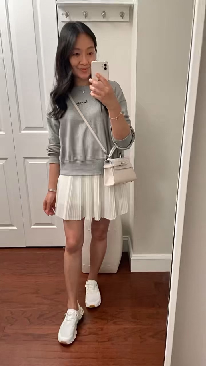 Get 40% off at Old Navy or 50% off for cardmembers with code BONUS. Sweatshirt in size Small petite and pleated skort in size XS.

JW Pei bag
ON Cloud Coast 5 sneakers

#LTKFindsUnder50 #LTKFindsUnder100 #LTKOver40