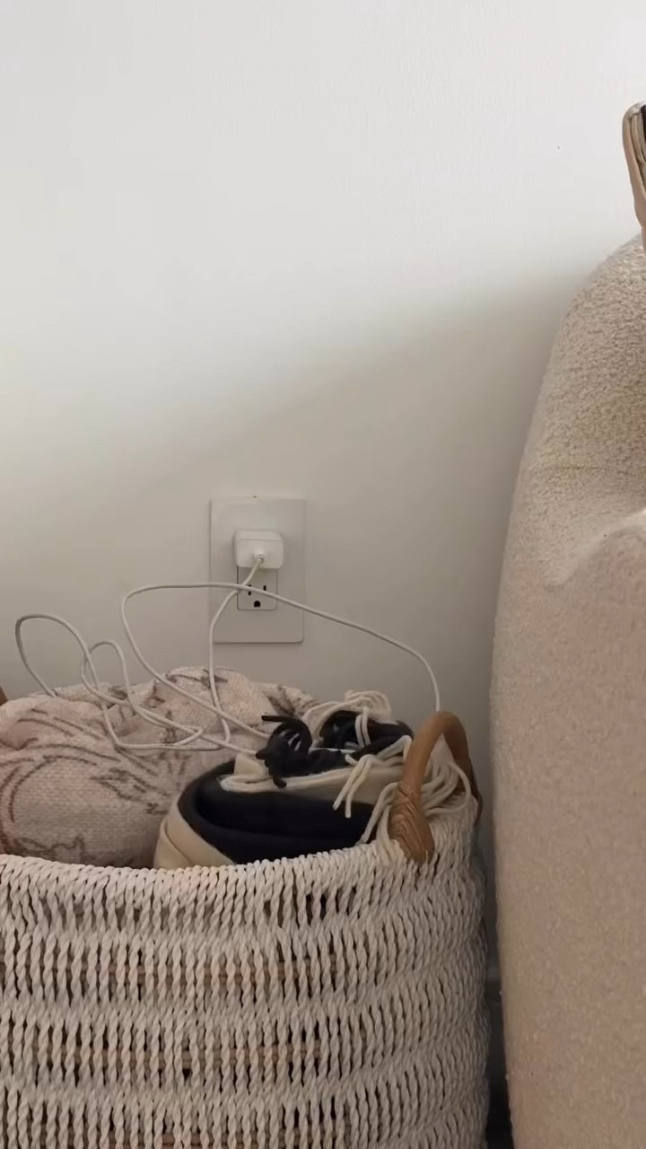 Just me, my couch, and a charger that actually keeps up⚡

Lately this one from @counterpart.ner has been living in my living room. I love how aesthetic it is and how it keeps my living room clean and wire-free. #counterpart #clutterfree