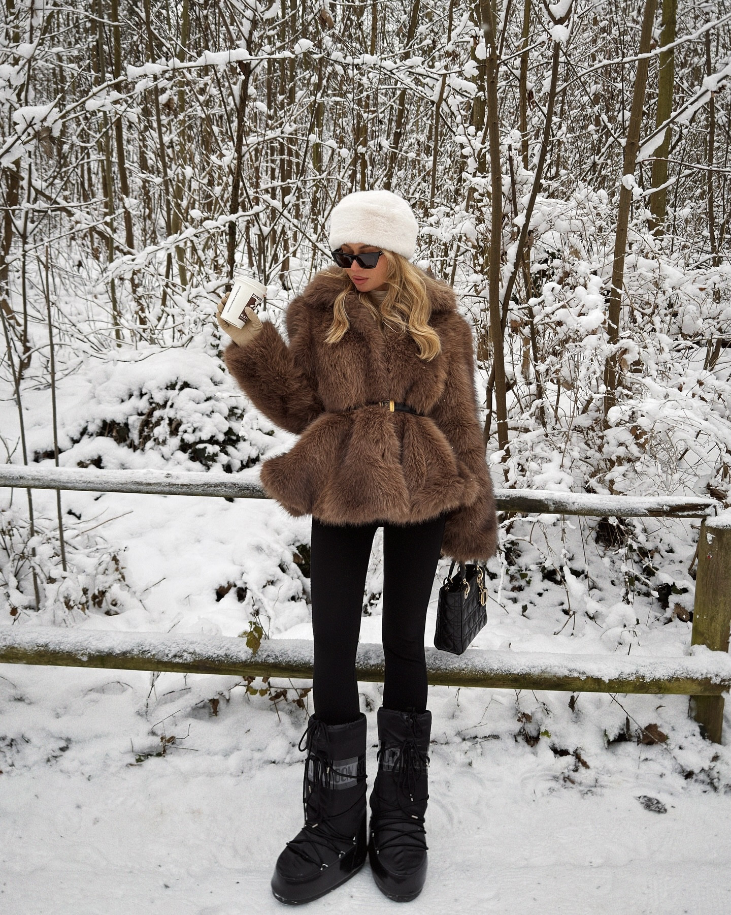 Liebs gerade einfach❄️🤍wer auch?
.
.
.
#winterlook #winteroutfitideas #winteroutfit #winterfashion #winteraesthetic #berlincontentcreator