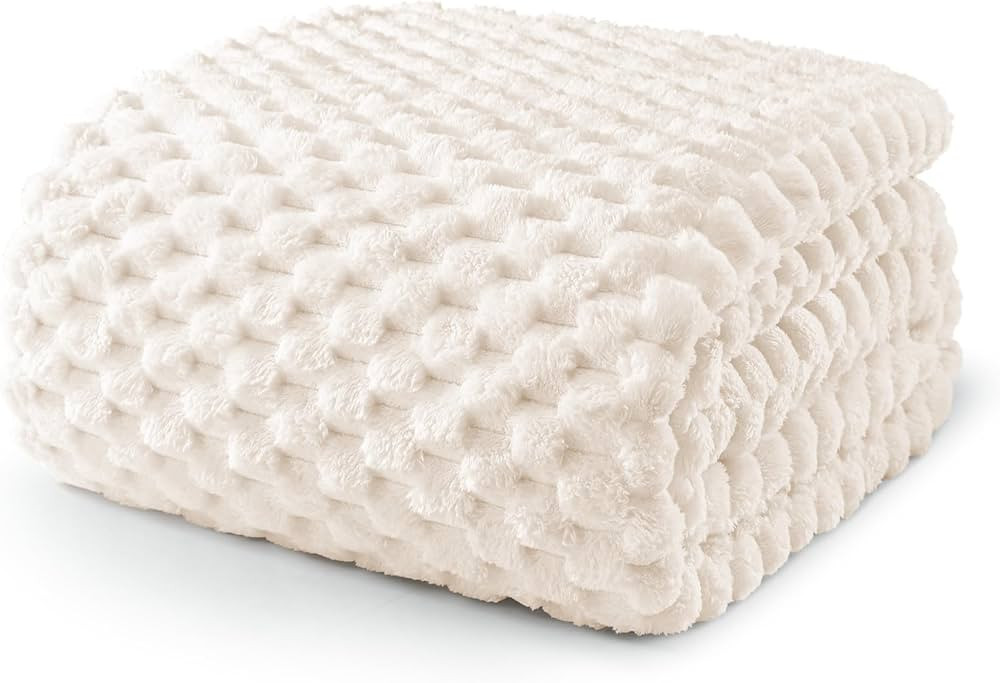 Exclusivo Mezcla Queen Size Soft Fleece Blanket, 90x90 Inches 3D Clouds Stylish Jacquard Velvet B... | Amazon (US)