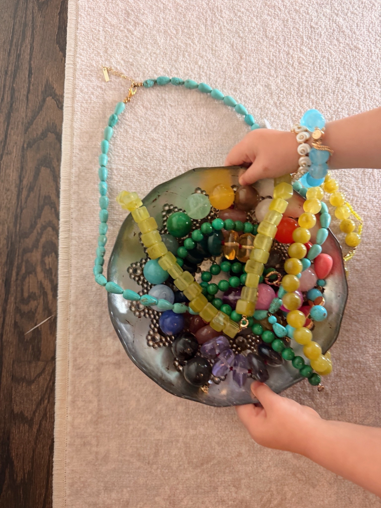 Stella and I are both obsessed with our rainbow necklaces 🌈🌈