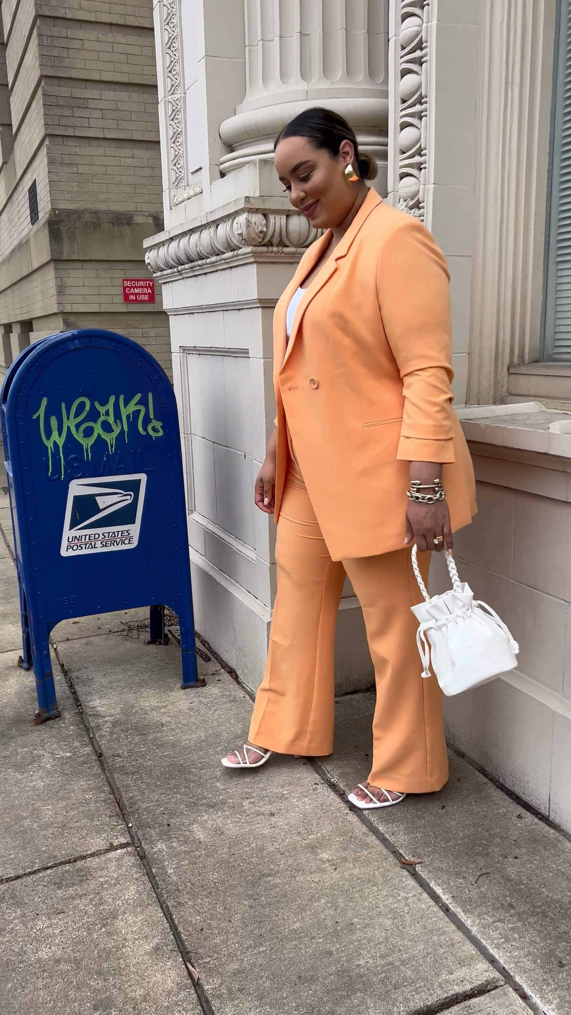 Stepping into this beautiful weather in a orange moment from @walmart #walmaprtpartner 

#LTKcurves #LTKunder100 #LTKworkwear