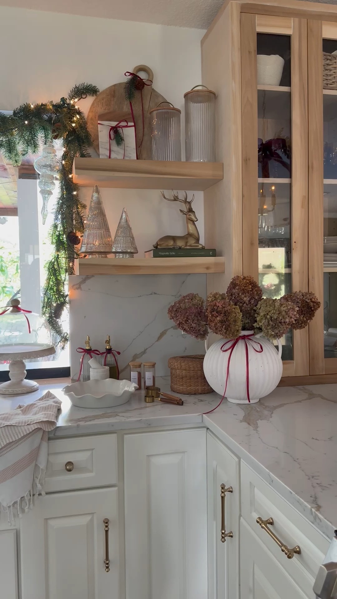 Christmas Kitchen favs 

Kitchen shelf decor 
Kitchen counter 
Walmart Christmas 
Target 
McGee 
Magnolia 
Vintage Christmas
Kitchen window 
Cozy home
Pottery barn 
Ralph Lauren 

#LTKFindsUnder50 #LTKHome #LTKHoliday