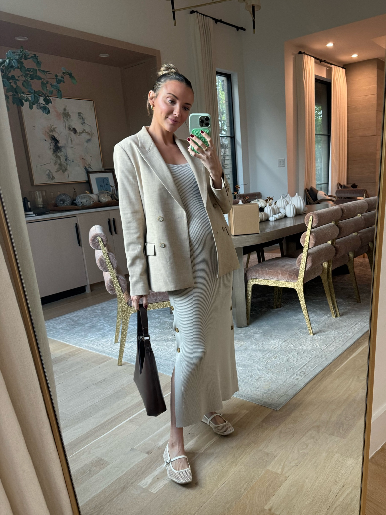 Blazer — Aritzia
Dress — Abercrombie
Flats — Nordstrom 
Bag — Amazon 

#LTKItBag #LTKWorkwear #LTKFindsUnder100