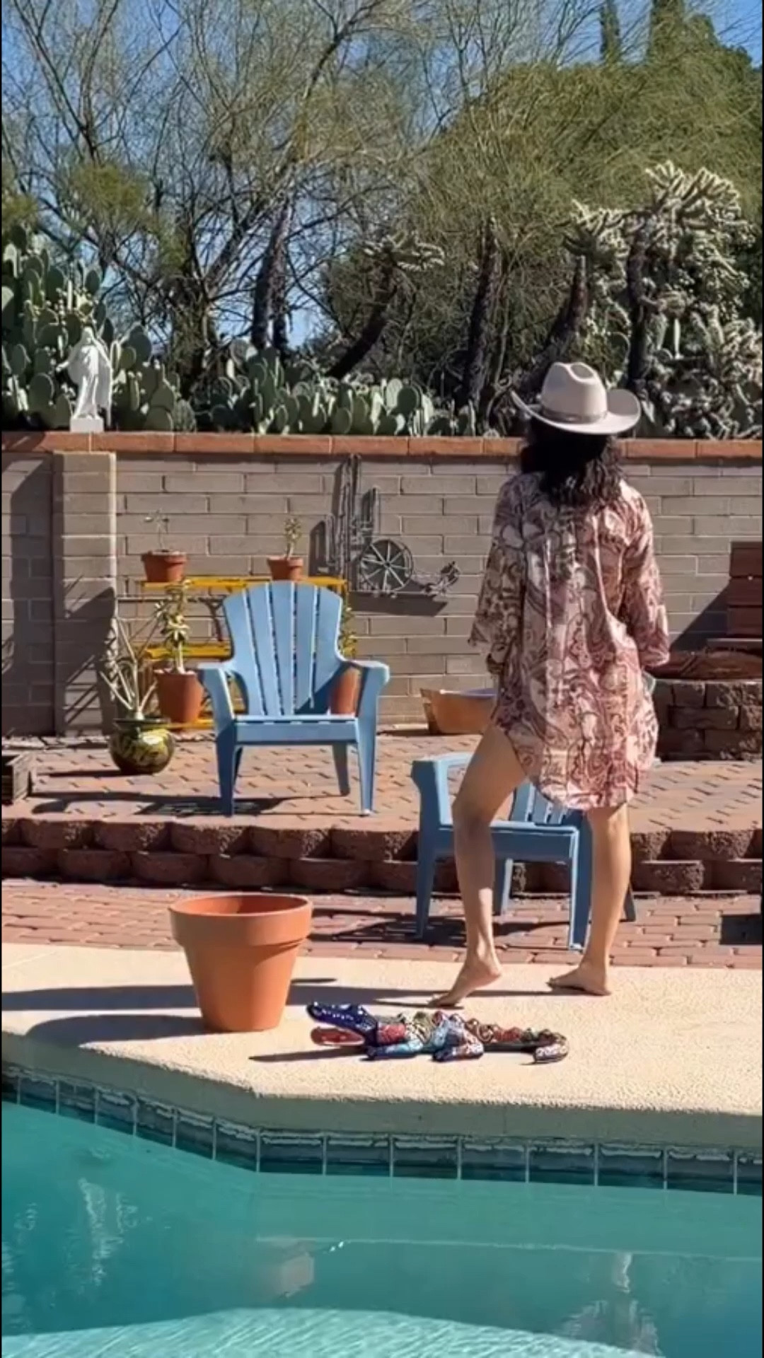 Boho dreams 🌺✨
This @bsubseach_official  modern swimsuit cover-up is giving effortless beach-to-brunch vibes. Lightweight, flowy, and the prettiest floral print. Throw it over your suit and go. 🌊☀️
Message me if you want the link!

#poolday🏊 #poolwear #arizona #tucsonliving🌵