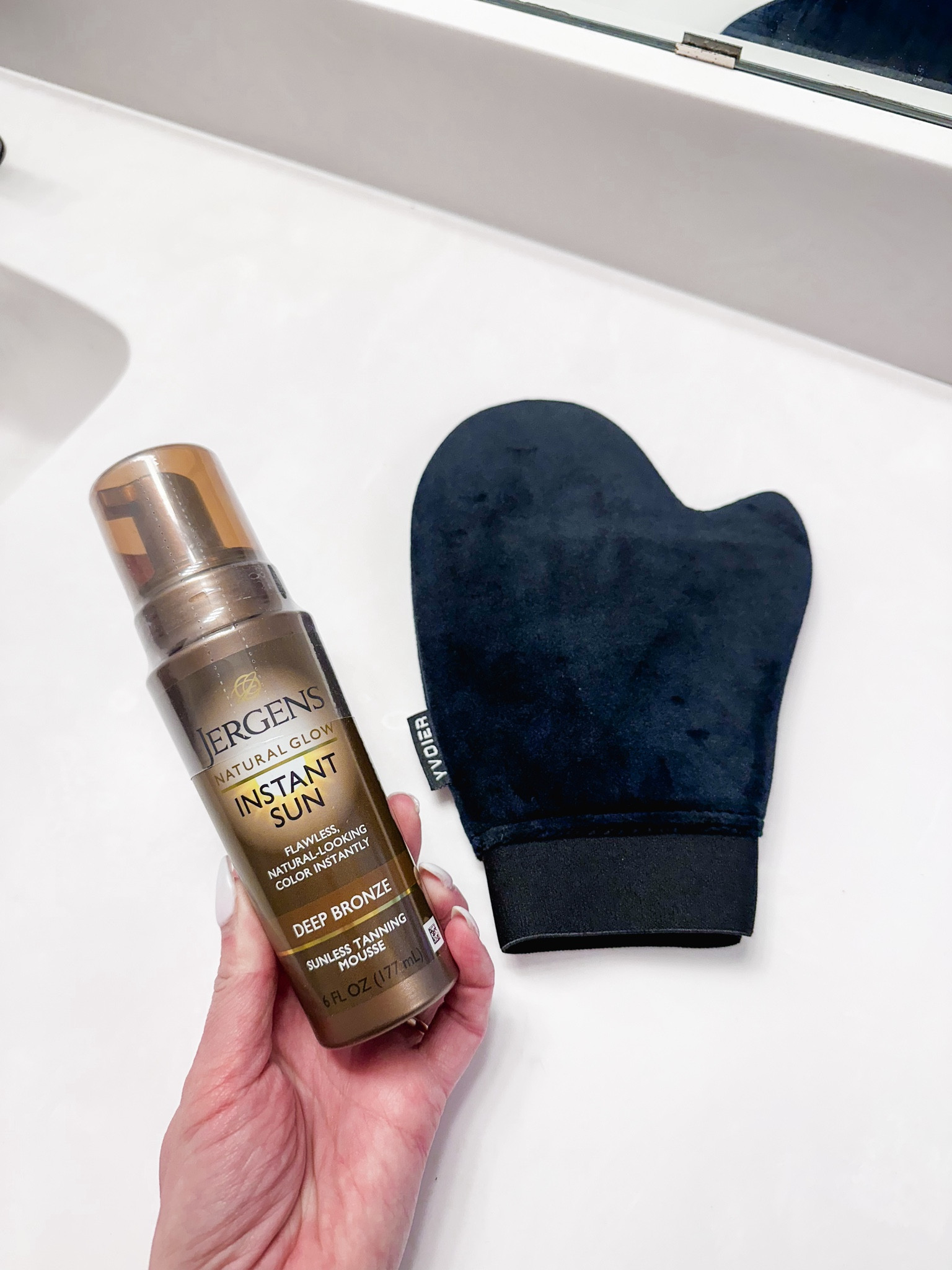 Self tanning at home
Self tanner Jergens 
Self tanning mitt 
Amazon finds

#LTKbeauty #LTKparties