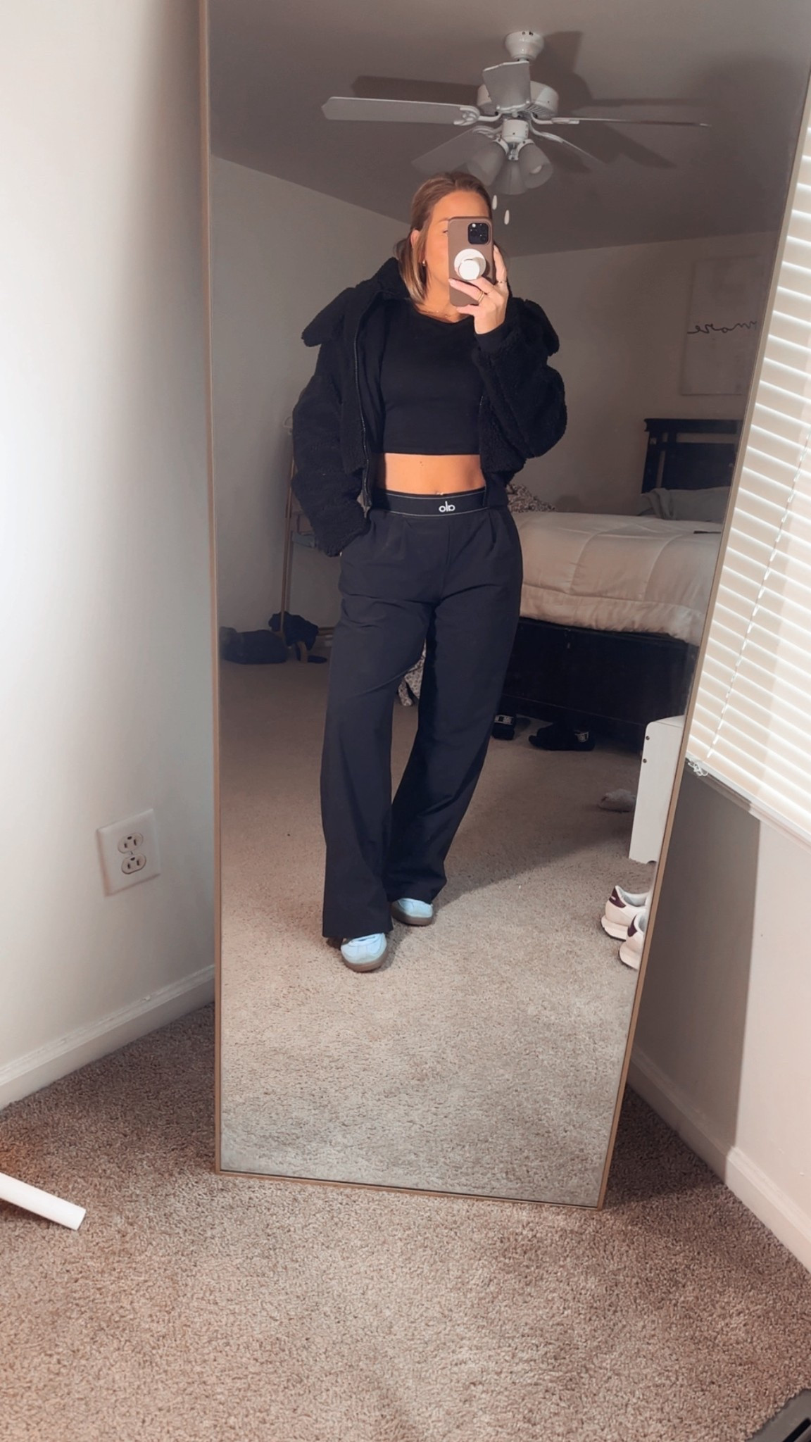 My first set from alo and I’m completely obsessed ! So cute and comfy and perfect for winter 🙌

I’m obviously  paired with my favorite adidas 🙌

#LTKdayinmylife #LTKfitnessgoals #LTKmomlife
