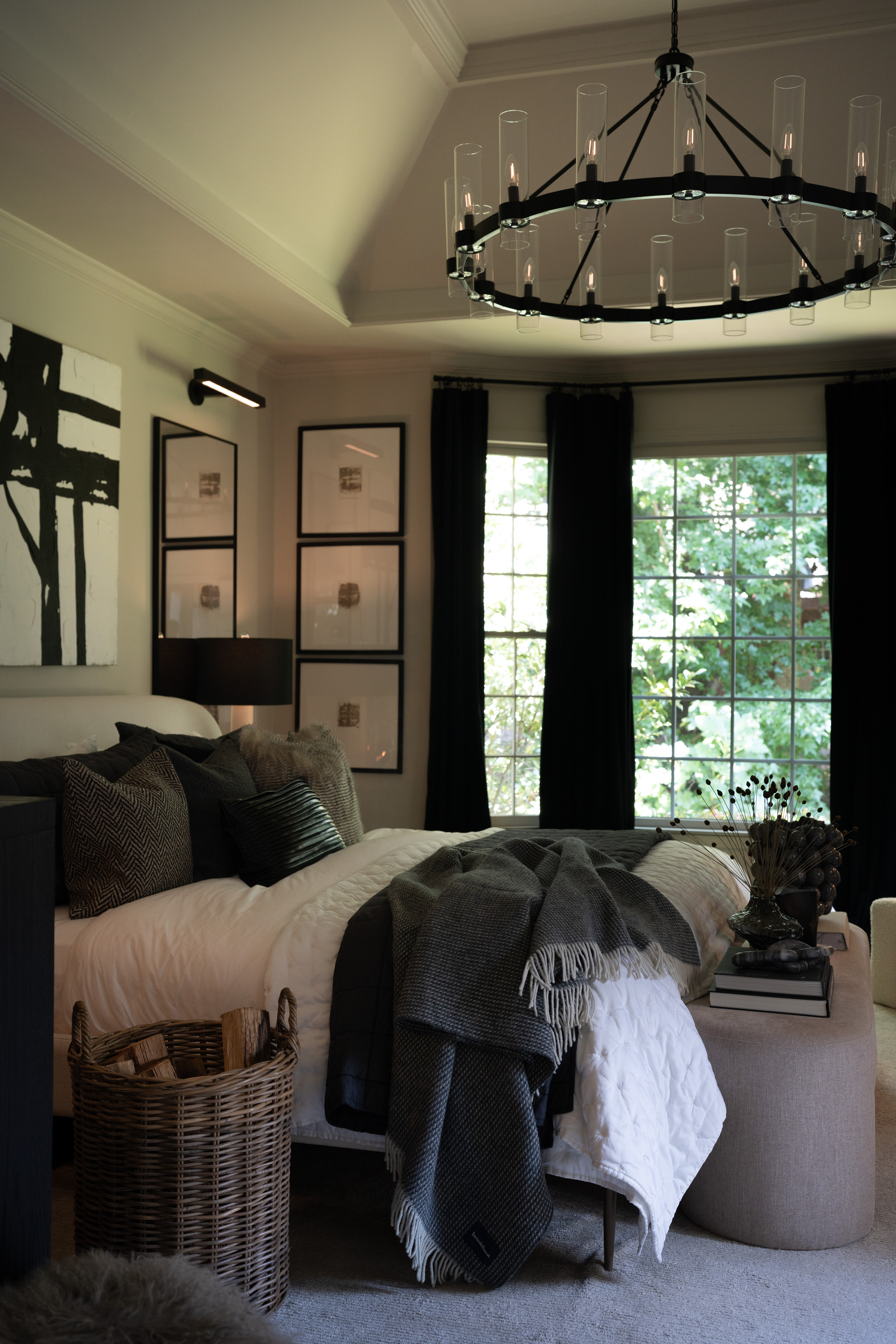 Modern luxury bedroom decor for Fall

 

#LTKHome #LTKSeasonal #LTKStyleTip