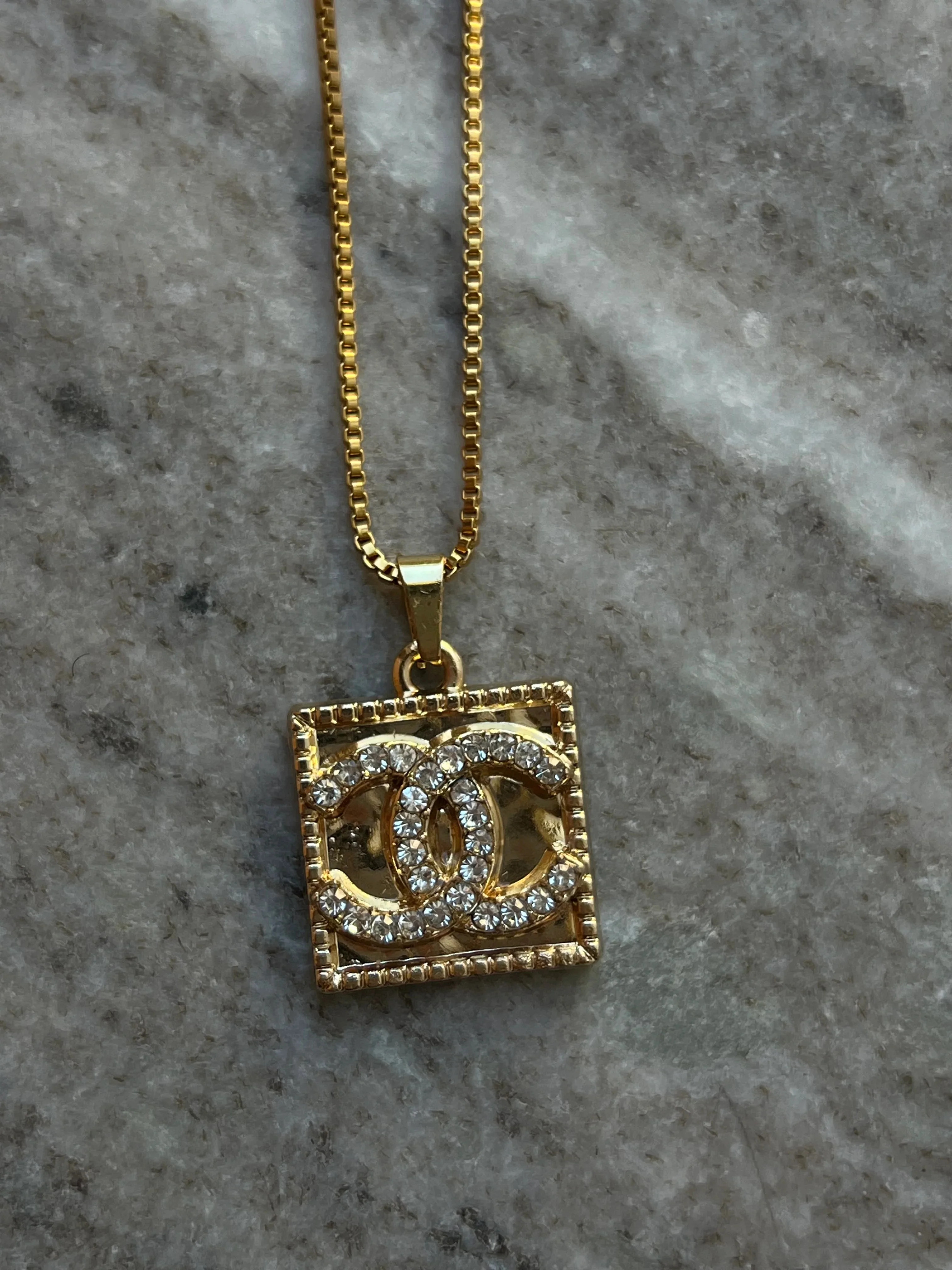 NEW!! Authentic Vintage Betty Pendant in Gold | Glitzy Bella