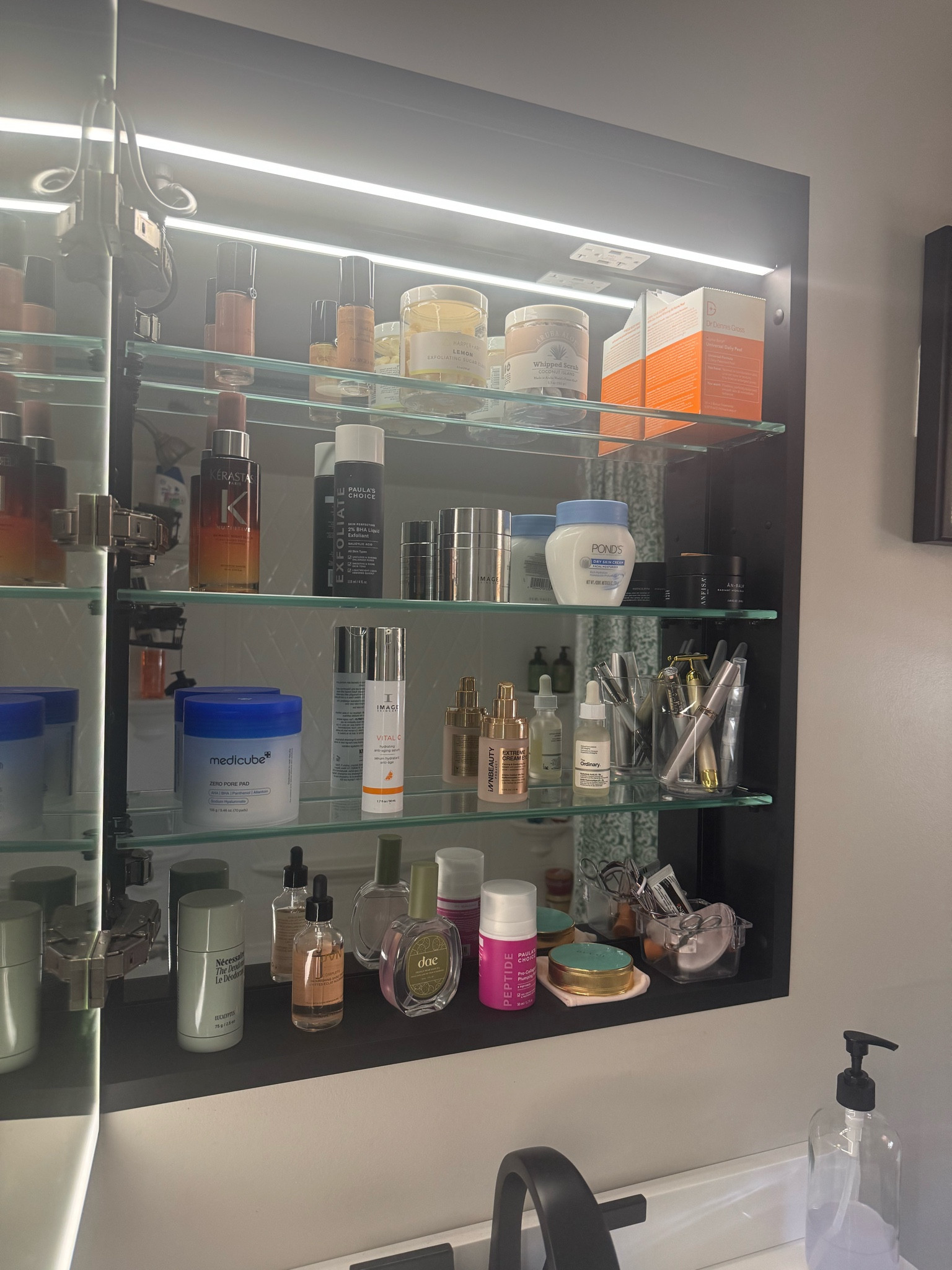 My current favorites #skincare #makeup #homedecor

#LTKdayinmylife #LTKBeauty #LTKgrwm