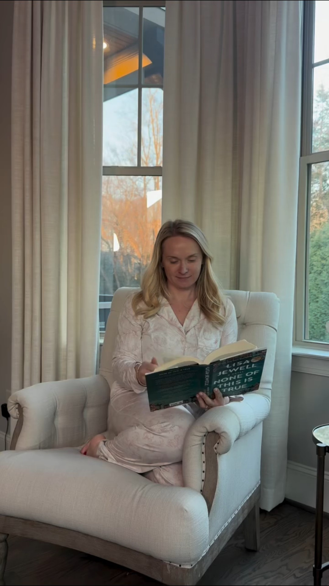 Did anyone else set a goal for themselves this year to read more? 🙋🏼‍♀️ I rounded up a list of recent books that I have loved and would give 5 stars. I love a good psychological thriller and anything with a surprise ending I didn't see coming and I always have a book on my nightstand and one on Audible for the car while my kiddos are in activities. Comment SHOP and I'll send you the link to my favorites and the comfiest pajamas. Let me know what I should add to my TBR pile?