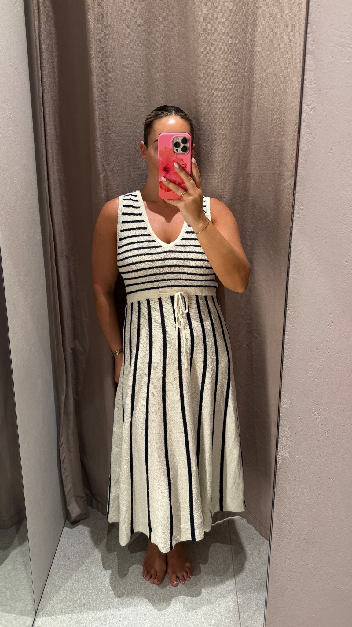 Another gorgeous dress I loved! I think I’d prefer the next size up just so it flows a bit more!

I’m a UK SIZE 10, 5ft4 and I’m wearing a small but would have preferred a medium.

Dresses, holiday dress, summer dress, stripe dress, city break outfit, city break dresss

#LTKdresses #LTKsummer #LTKpetite