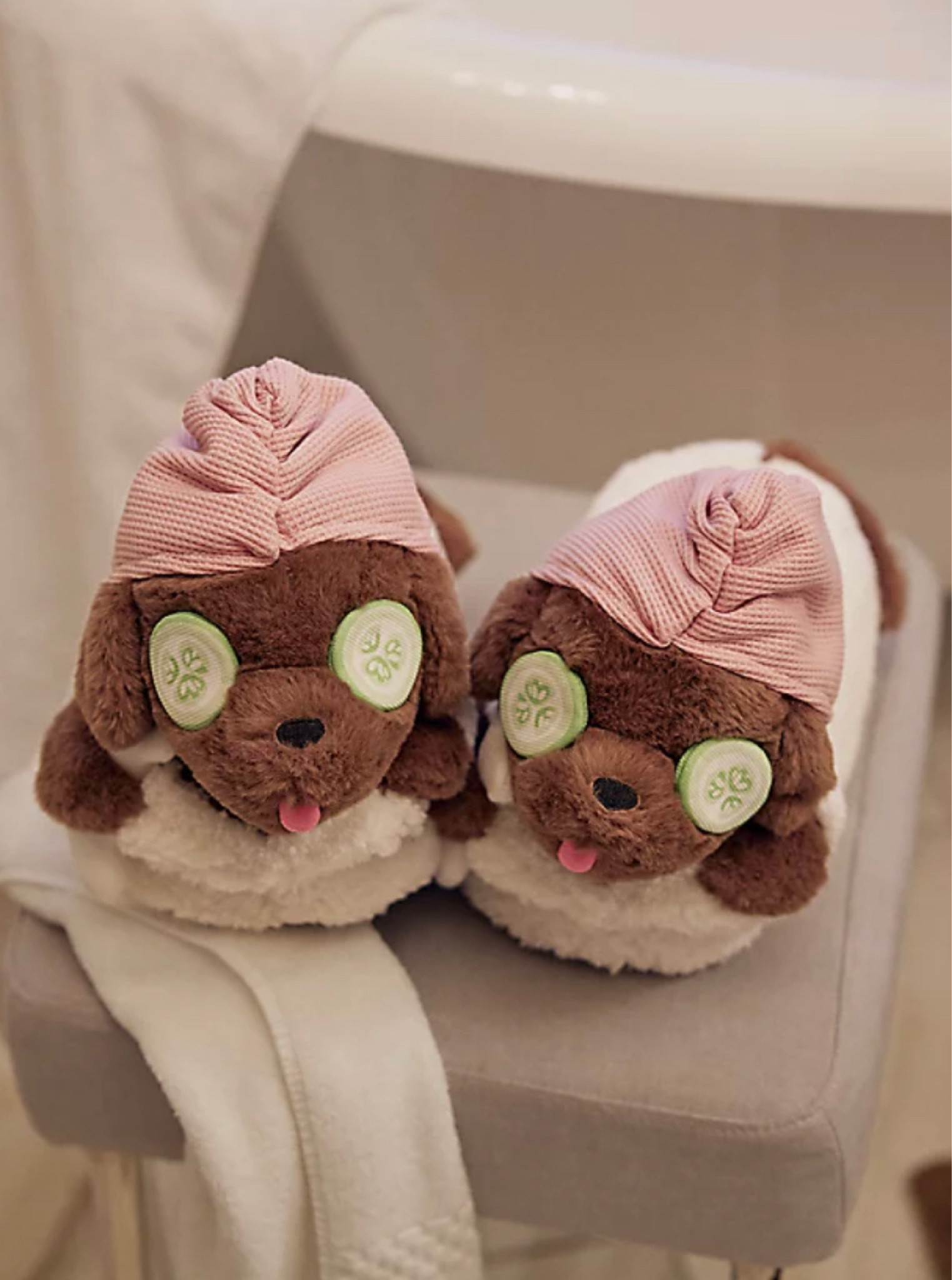 I mean … come on. Spa puppy slippers?!! These are adorable and a great gift for your tween or teen. 
#aerie #aeriefinds #tweengift #teengift 

#LTKHolidaySale #LTKGiftGuide #LTKHoliday