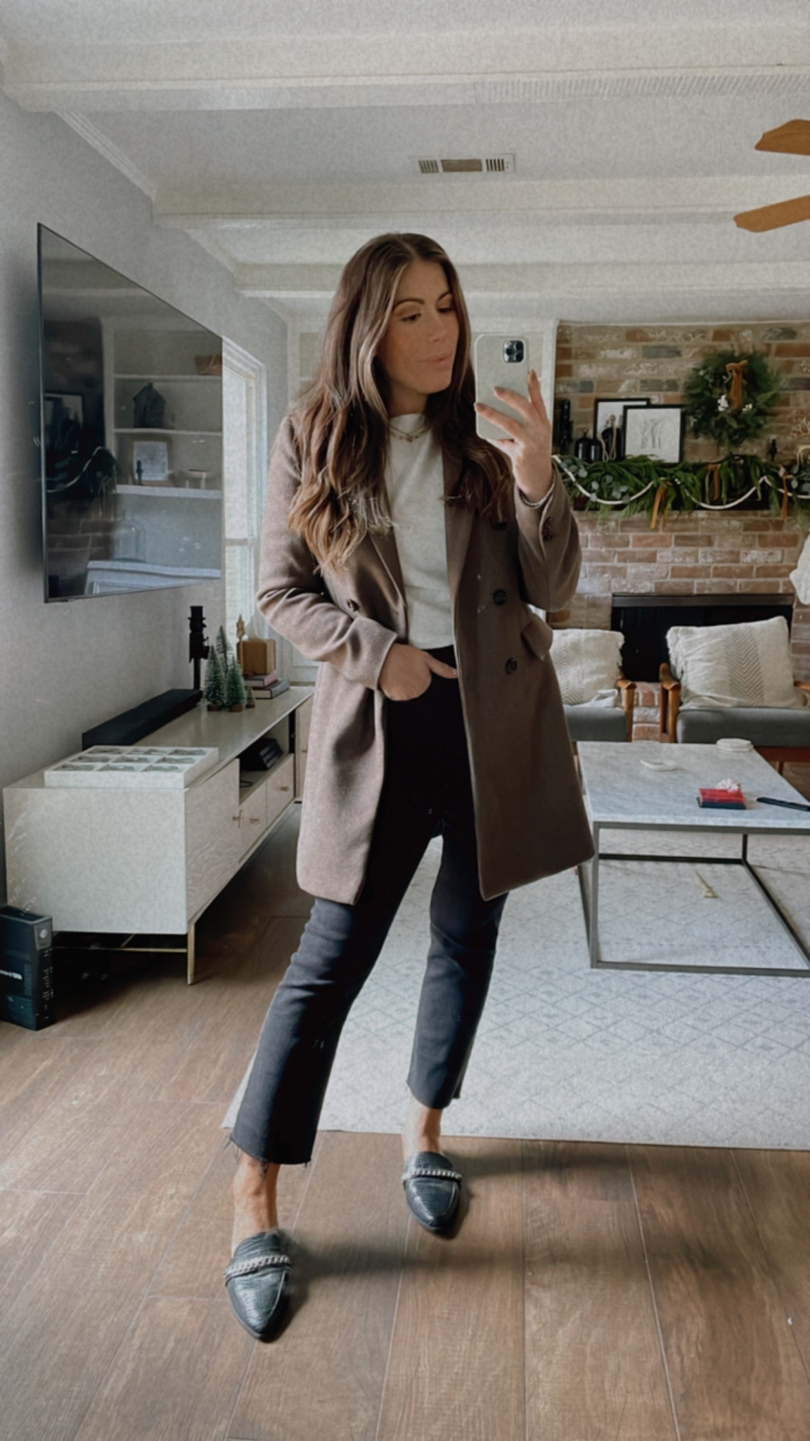 My Madewell jeans are 50% off now with code TGIF

These are the Cali Demi Boot in the Bayland Wash in raw hem 

#LTKsalealert #LTKGiftGuide #LTKCyberweek