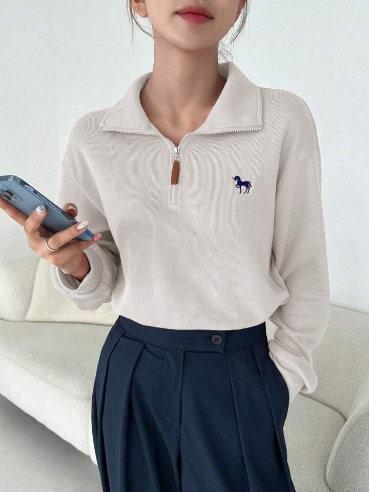 DAZY Pattern Printed Half-Zipper Leisure Sweatshirt,Ladies Spring/Fall Casual Embroidery,Patched,Zipper Long Sleeve Collar Regular Fit Regular Light Grey Viscose Drop Shoulder Half Placket Women Hoodies,Long Sleeve Tops | SHEIN