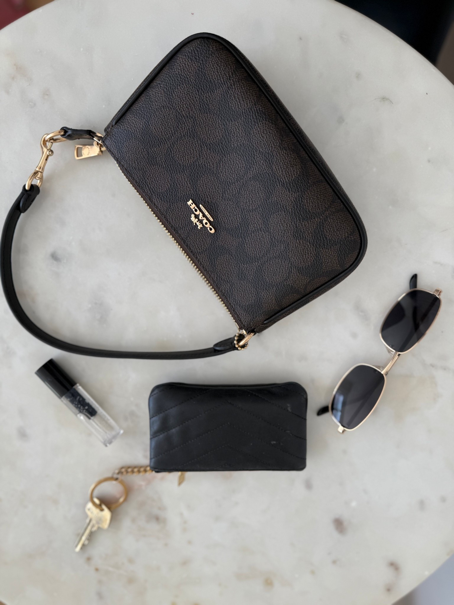 what’s in my @Coach Nolita 19 Bag 🫶🏽 perfect neutral mini bag! #Ad #CoachOutlet