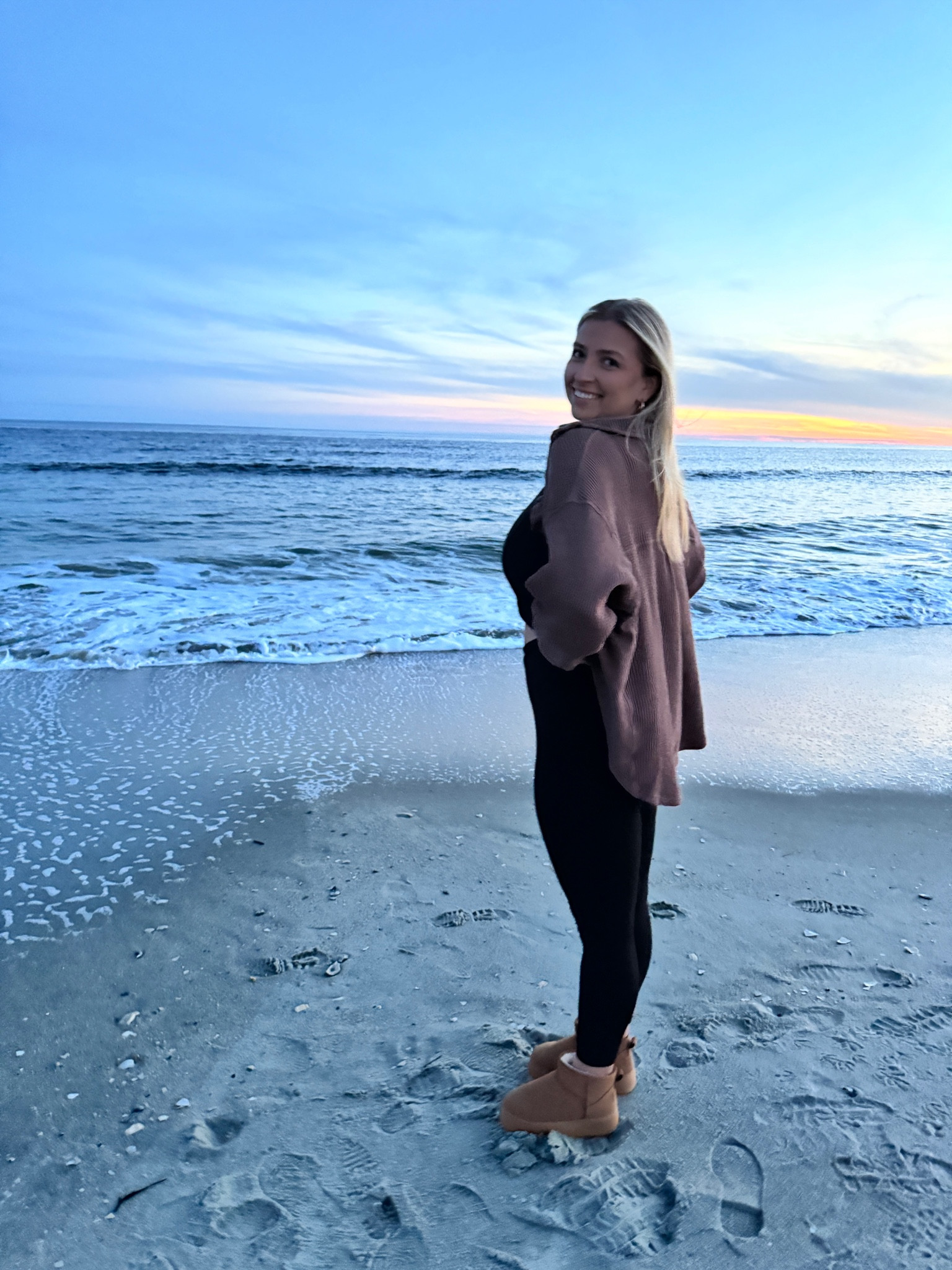 Winter beach fit check

#LTKfindsunder100 #LTKGiftGuide #LTKmidsize