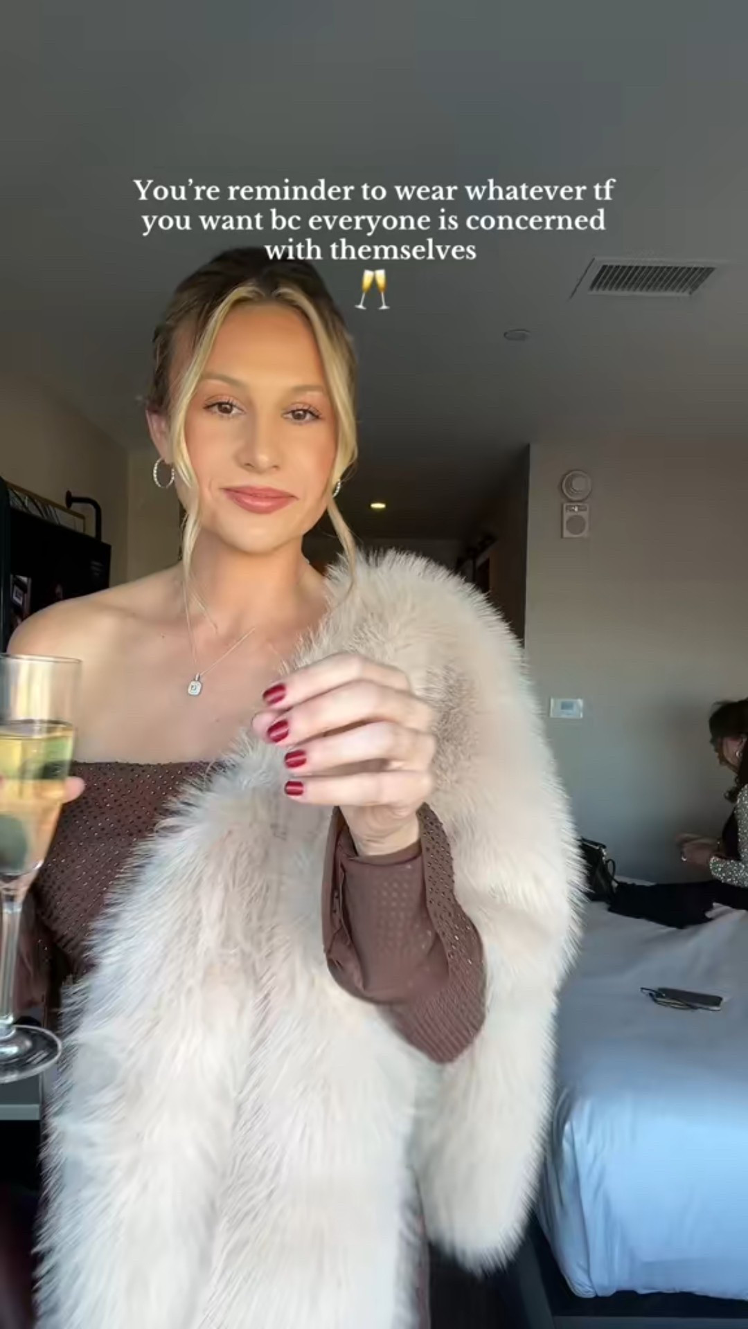 Subtle sparkle, cozy cocoa vibes.

#HolidayOutfit
#HolidayLook
#HolidayStyle
#WinterStyle
#WinterOutfitInspo
#BrownDress
#ChocolateBrown
#NeutralStyle
#CozyChic
#ElevatedBasics
#FallToWinterStyle
#MinimalHolidayStyle
#NeutralHolidayLook
