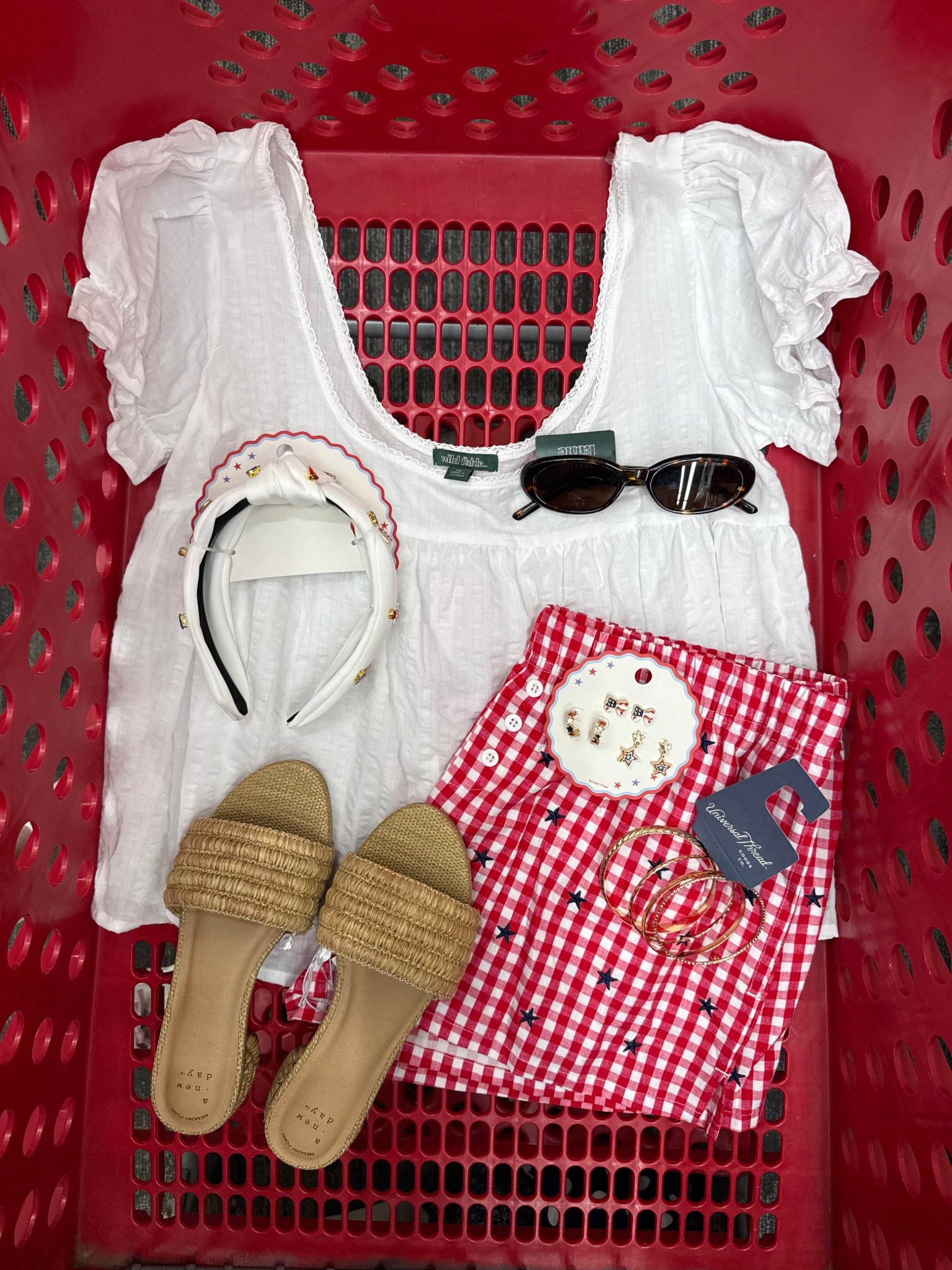 stars, stripes, and style ✨❣️

Top is slightly sheer.