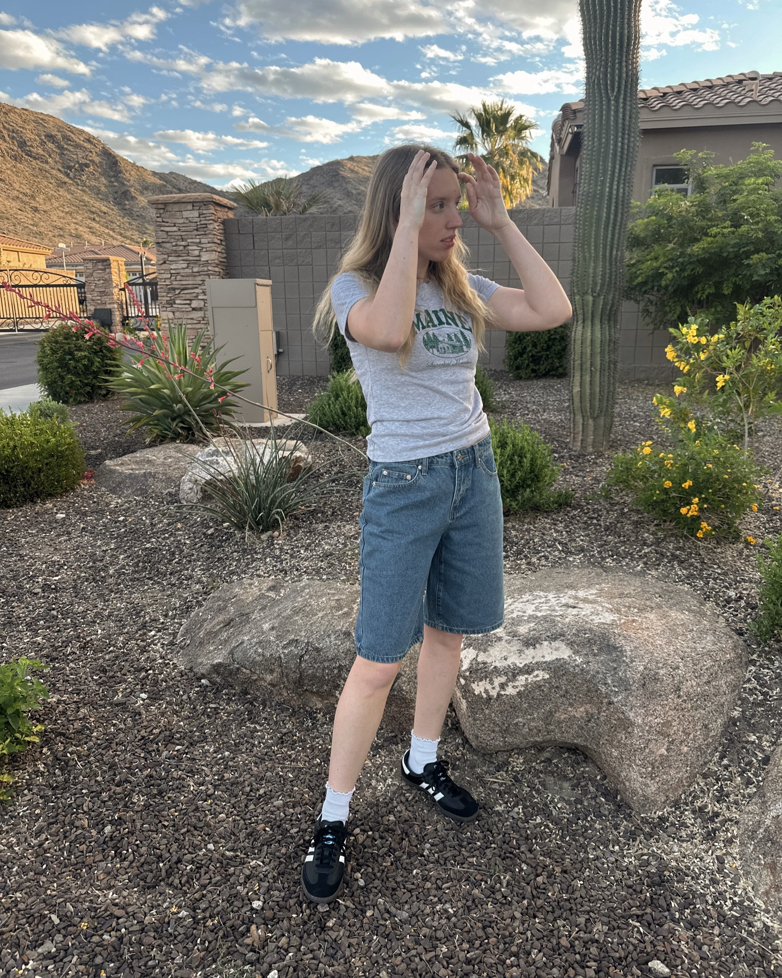 Hopping on the #jorts trend with these denim shorts from #edikted 

#LTKfindsunder100
