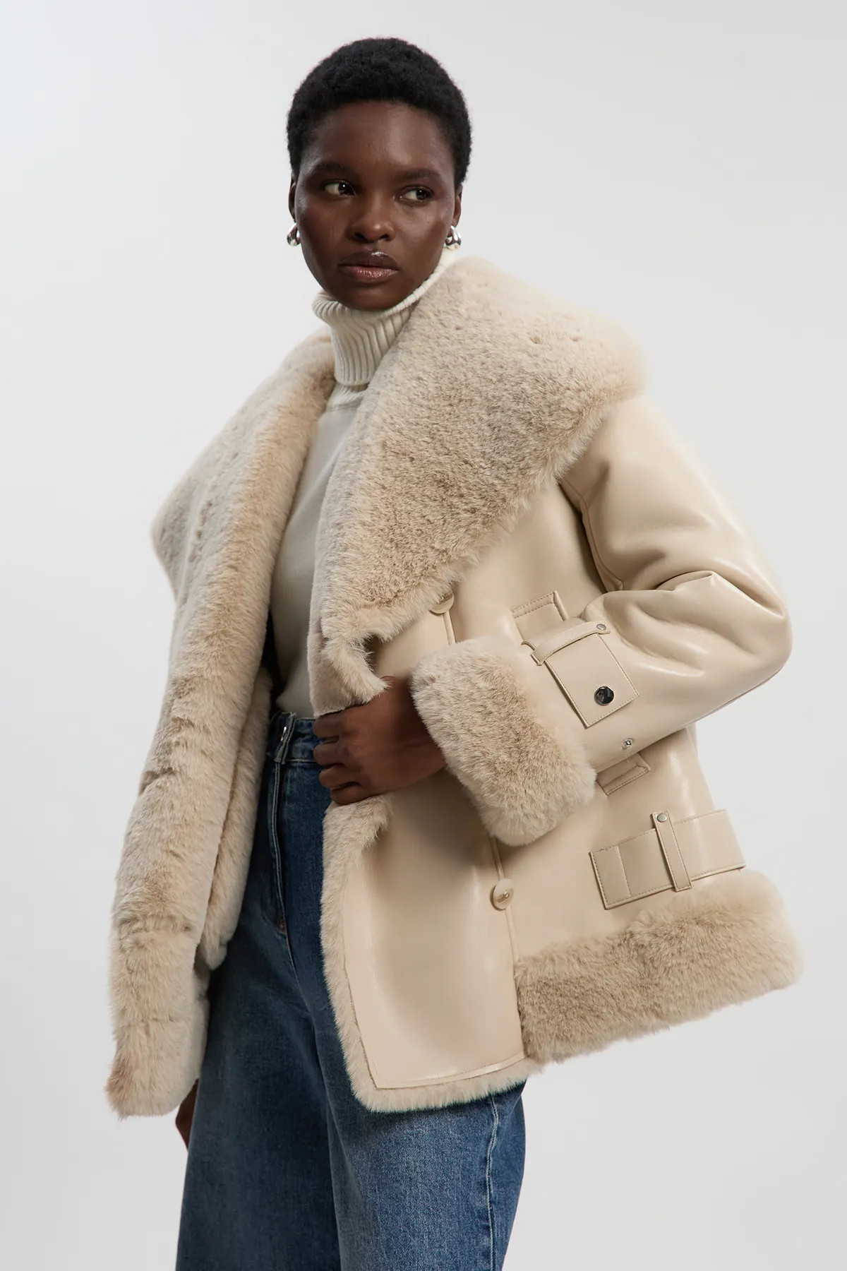 Ivory Karen Millen Faux Shearling Oversize Collar Short Coat | PrettyLittleThing | PrettyLittleThing UK