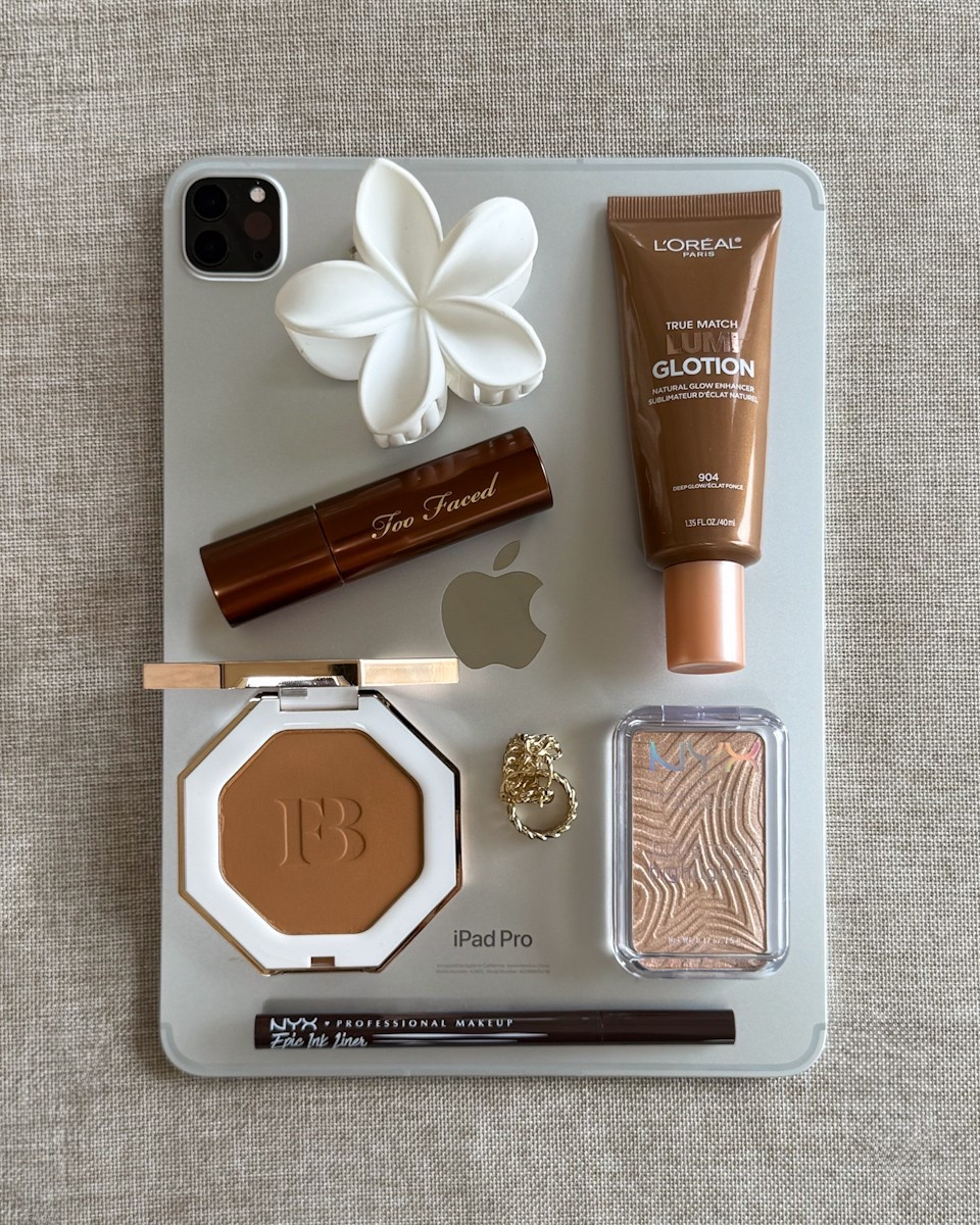 I loveeee NYX epic ink eyeliner and the new highlighter! I also mix the Loreal glotion with my Estee Lauder Double Wear for the PERFECT combo where my makeup isnt too dewy! Too faced bronzer stick is perfect for contouring it smells like actual chocolate. I linked everything 🥰

Beauty, makeup, flower hair clip, bronzer, contour, NYX, winged eyeliner, Ulta, Sephora

#beauty #makeupp

#LTKBeauty #LTKSeasonal #LTKU