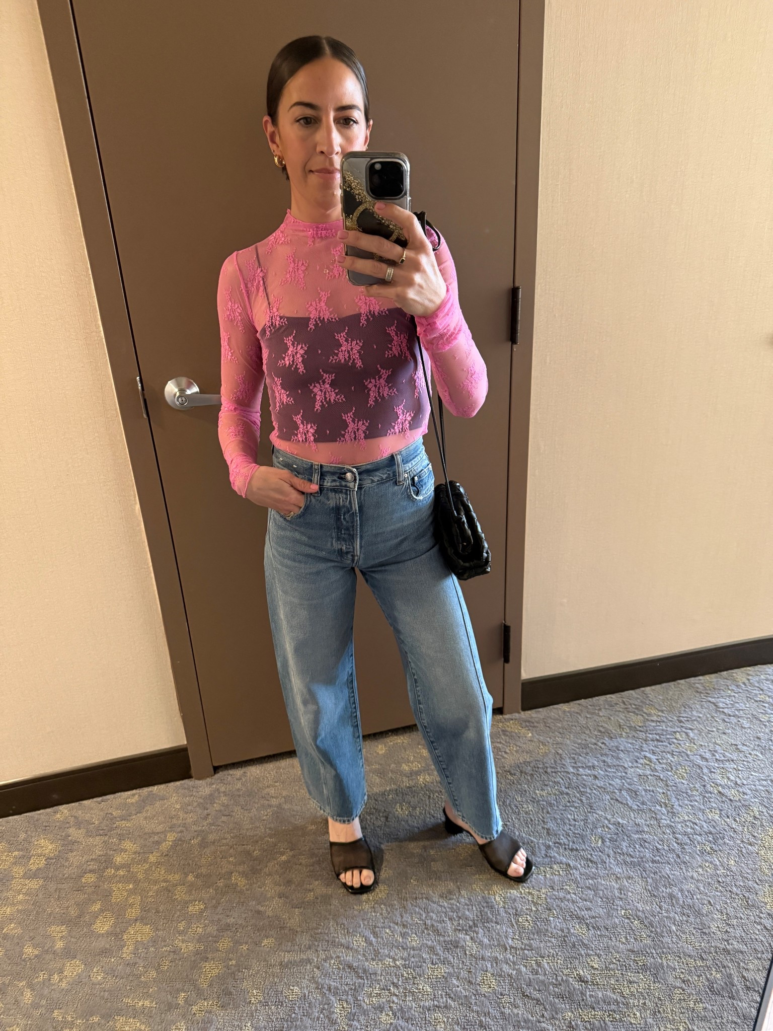 Dinner date outfit in Venice with a gf 🍽️ 🩷
I love this top that I now own in 2 colors. I have an xs and s and prefer the s. It’s warm here in CA during the day and quickly turns cold at night so this top is perfect. I’ve tagged the Amazon dupes as well.
Paired with a cropped top, bralette or full tank, you can’t go wrong.
Favorite short heels slides and my favorite jeans.
Sizing:
Top- sm
Jeans- 23/reg