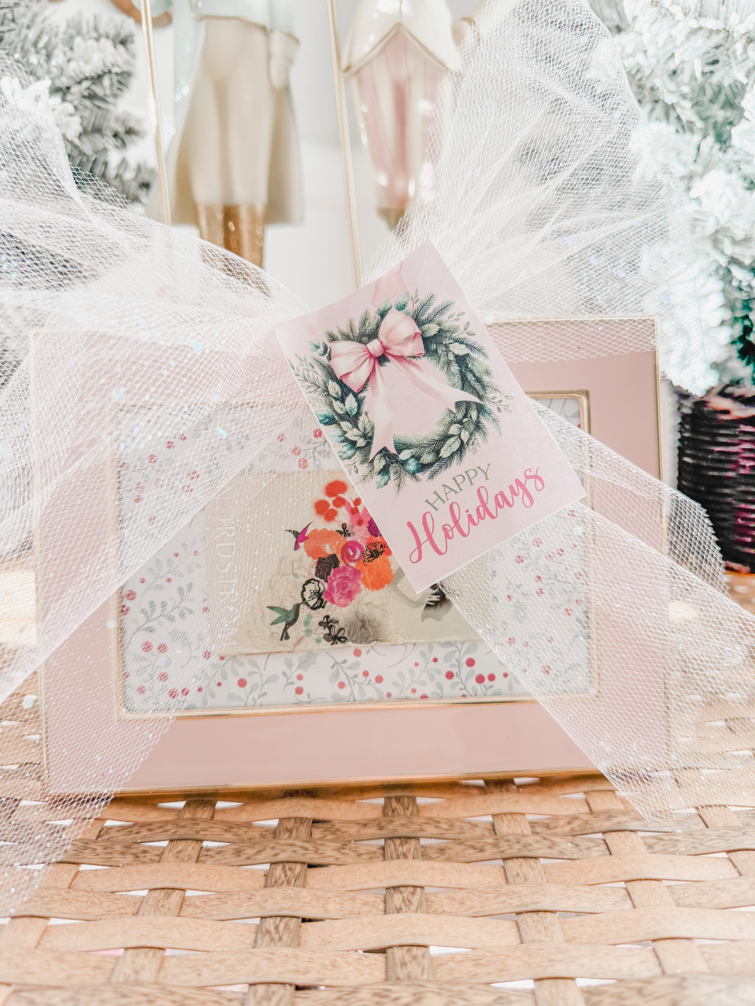 Gift idea 
Take photo frame. Tape a gift card. Add a bow and tag! 

#LTKHoliday #LTKGiftGuide #LTKSeasonal