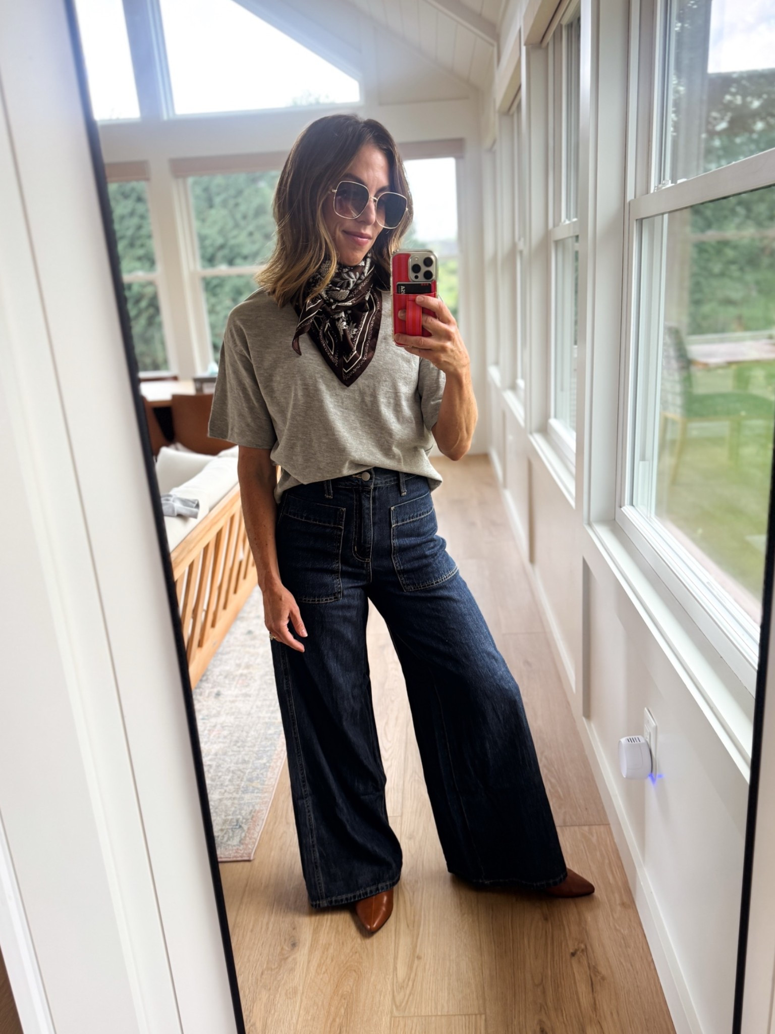 Jeans: 0 (size up if it between) 
Vintage top: small