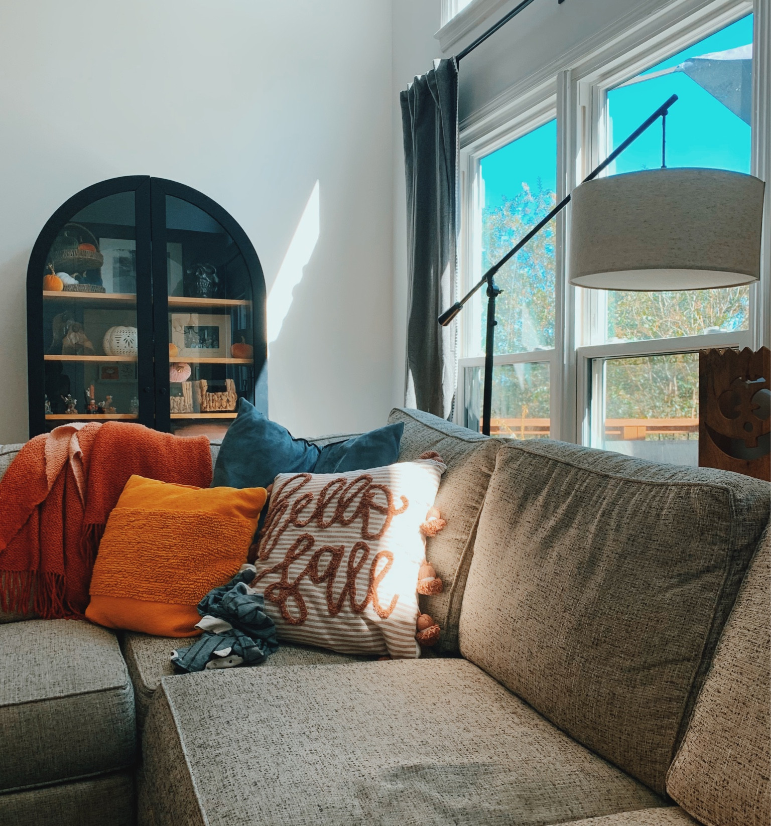 E’s onesie not included 😂

#LTKSeasonal #LTKhome #LTKHoliday