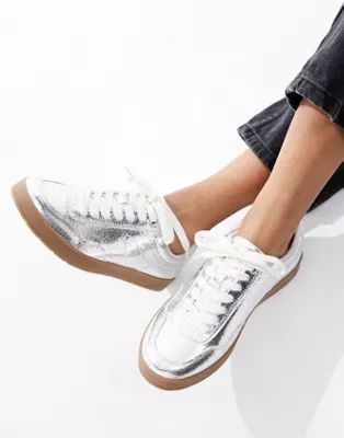 ASOS DESIGN Deuce retro sneakers in silver | ASOS | ASOS (Global)