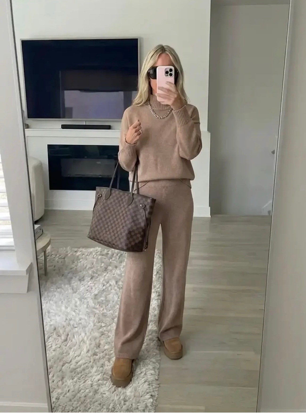 
Quiet luxury mornings ☕🤎
Neutral knit sets, oversized tote, and effortless elegance — the kind of outfit that looks put together whether you’re traveling, working, or grabbing coffee.


#QuietLuxury
#OldMoneyAesthetic
#NeutralOutfit
#MinimalistStyle
#ChicLoungewear
#EffortlessStyle
#CapsuleWardrobe
#TravelGirlStyle
#TrendyHeidi
#TrendyWithAPassport
#LuxuryLifestyleLook
#RalphLaurenAesthetic
#BeigeAesthetic
#NeutralFashion
#CozyChic
#ElevatedBasics
#DesignerInspiredStyle
#AirportOutfitInspo
#ModernElegantStyle
#SoftLuxuryStyle
#InfluencerOutfit
#PinterestOutfitInspo
#NeutralCapsule
#EverydayLuxury
#TimelessStyle
#SophisticatedCasual

#LTKootd #LTKgrwm #LTKdayinmylife