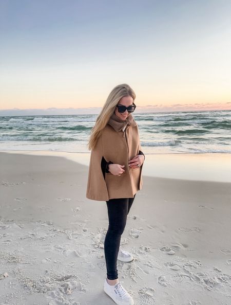 The wear-with-everything cape has been restocked! I’m 5’4” and wearing an XS. 🌅🤍

A winter sunset on the gulf, good friends, s’mores, and barefoot beach football 🫶… and this best-selling cape that’s back in stock! 💫 Shop it in my stories or at the link at the top of my page 🤍 @alice_walk 🍫🪵🔥🌅



#LTKMostLoved #LTKtravel #LTKstyletip
