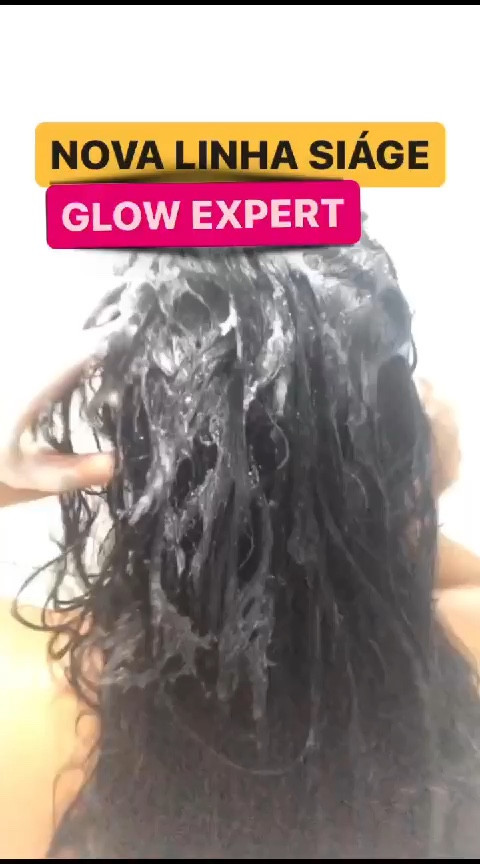 Linha siage glow expert, promete fios disciplinados, da polimento nos fios e além de deixar muito cheiroso e com um brilho sem igual 😍😍

#LTKSeasonal #LTKbrasil #LTKbeauty