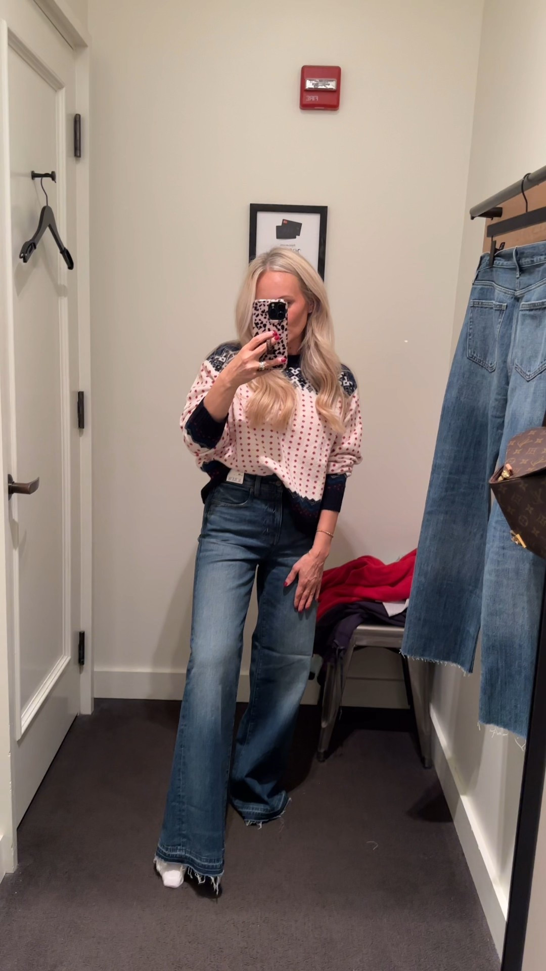 Black Friday sale 50% off! Both pieces run big! 
Top-xsmall
Bottom-4