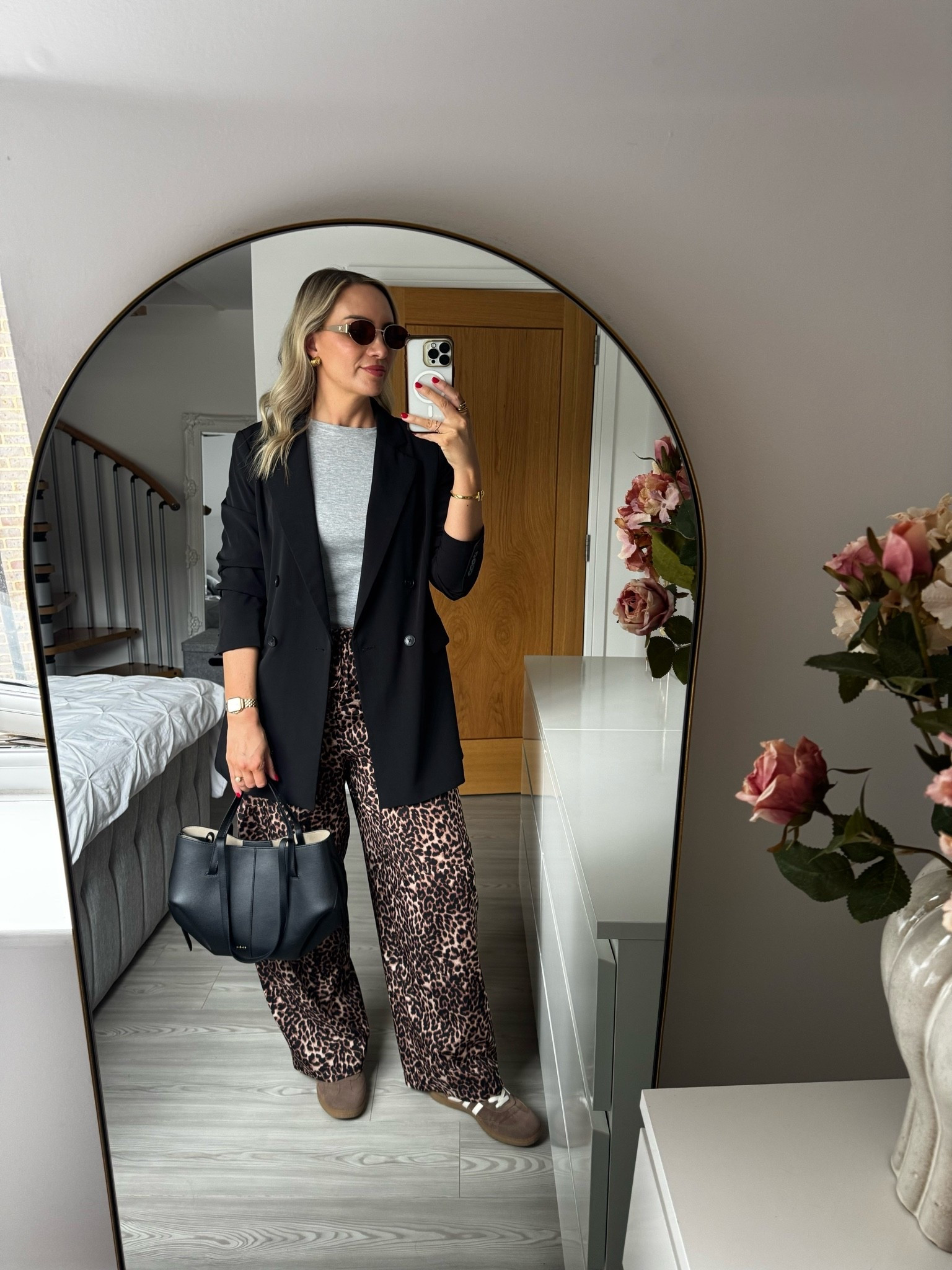 A smart casual outfit idea that’s comfy and perfect for spring 🫶🏼

I wear a medium in the blazer, 12 in the trousers and an 8 in the T-shirt

#LTKspring #LTKstyletip #LTKuk