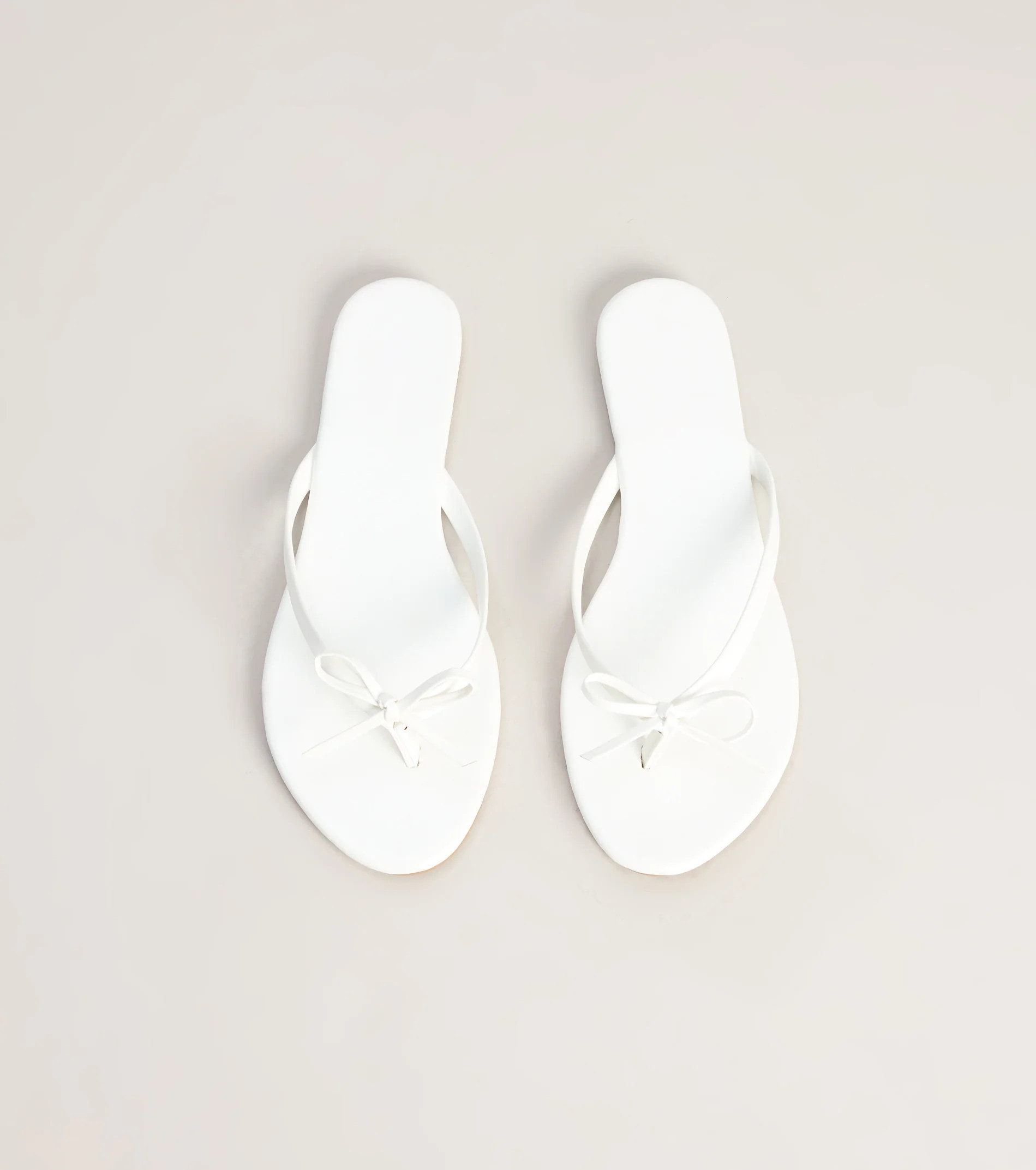 Weekend Away Bow Thong Sandals | Windsor Stores