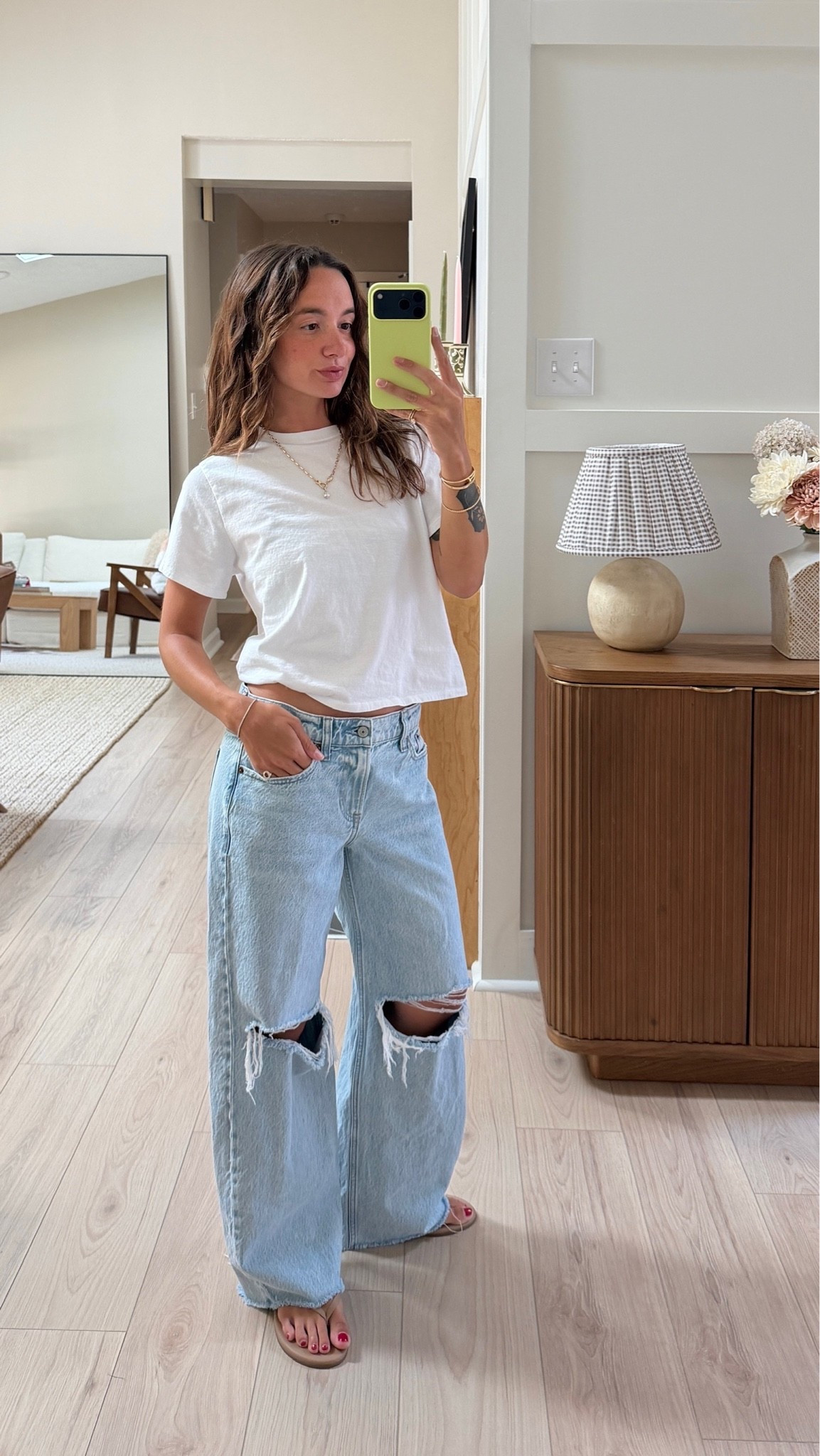 @abercrombie  jeans + simple tops! Sizes below:

All jeans: 24 short
Bra free tank: XS
Skimming tee: small

#abercrombiepartner